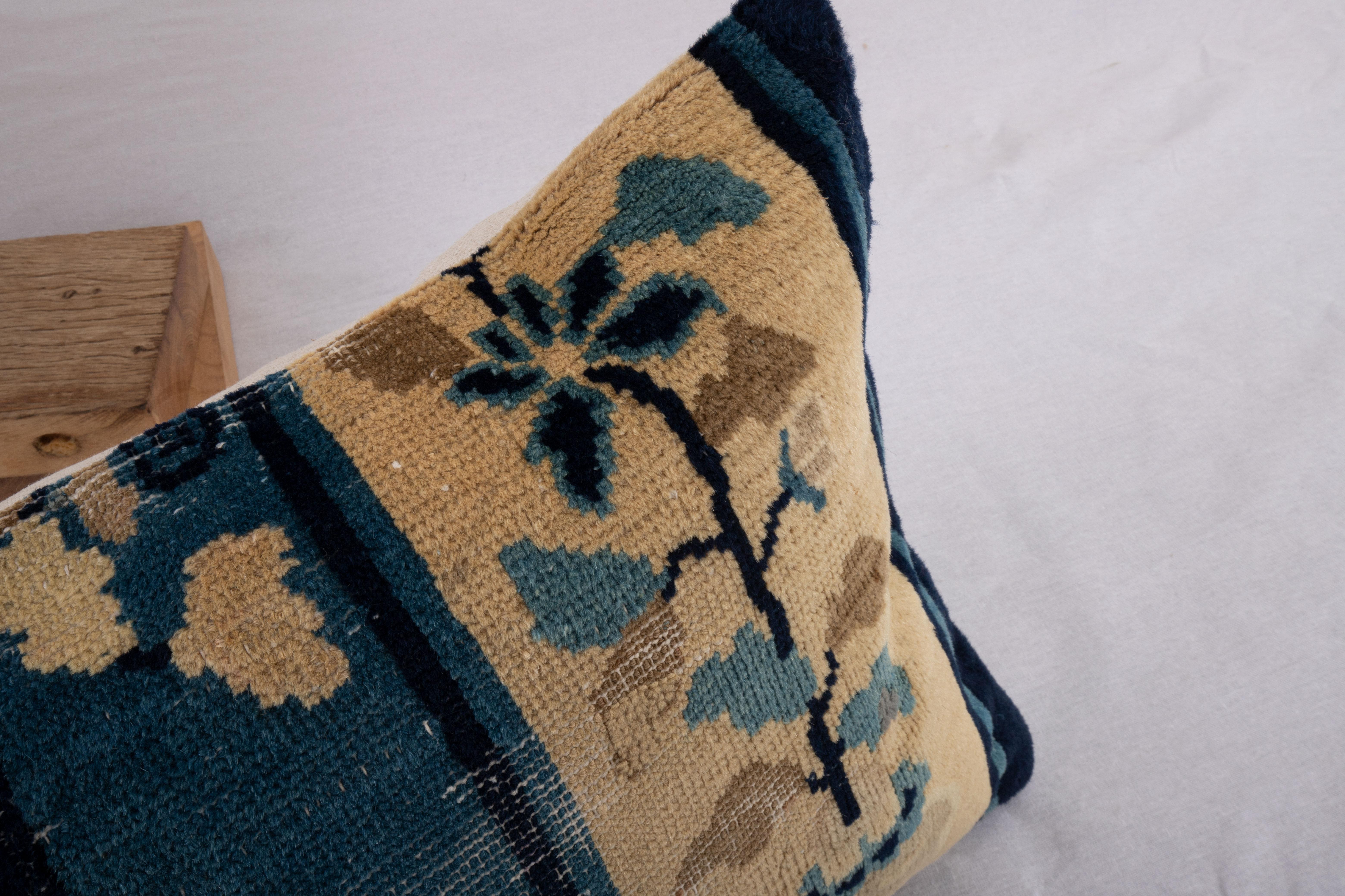 Laine Revêtement d'oreiller fabriqué à partir d'un tapis Art déco chinois, début du 20e siècle en vente