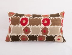 Copricuscino ricavato da un Suzani della metà del XX secolo, Uzbekistan