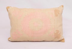 Kissenbezug aus einer Suzani aus der Mitte des 20. Jahrhunderts, Usbekistan