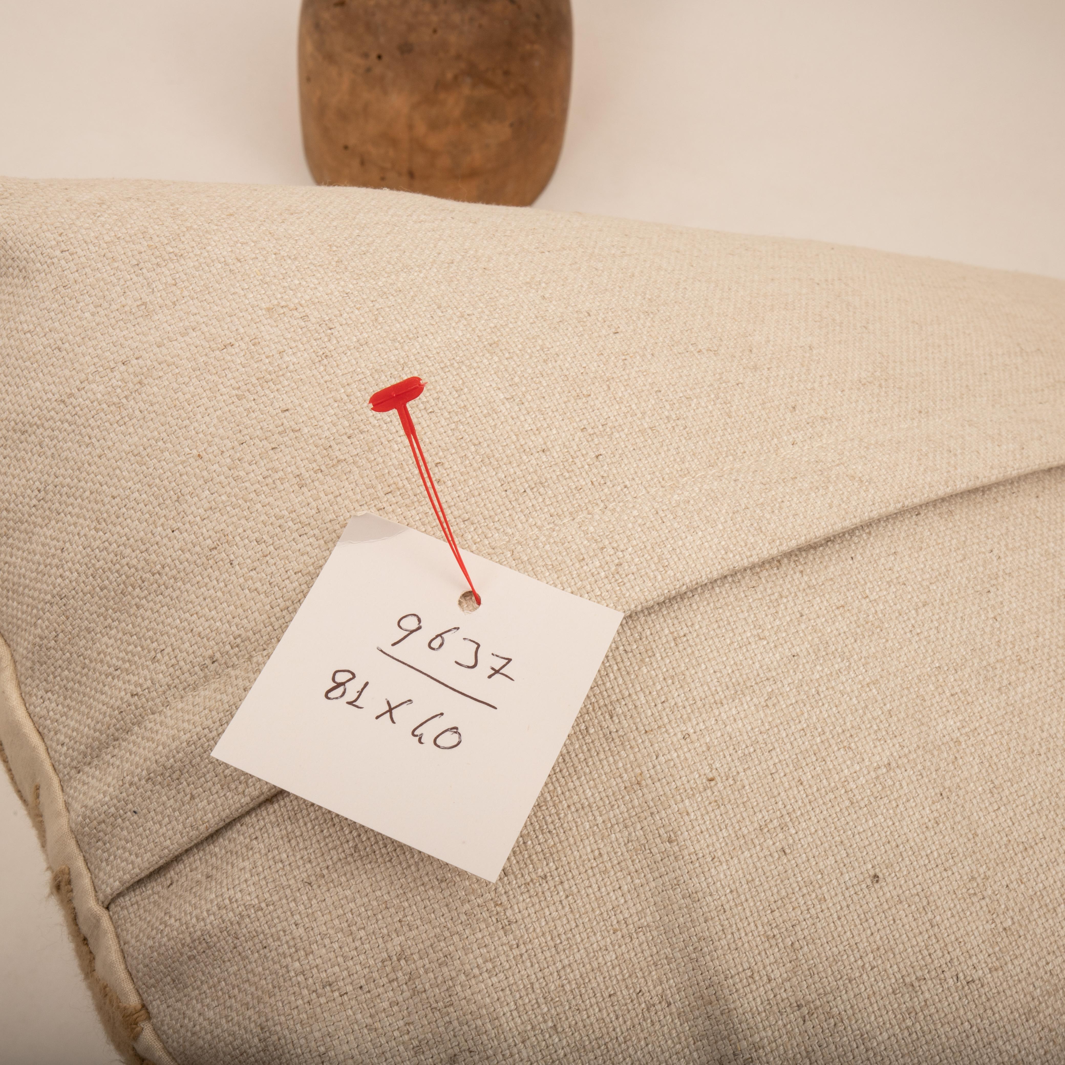 Coton Housse de coussin réalisée à partir d'un Suzani du milieu du 20e C., Ouzbékistan en vente