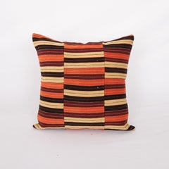 Copri cuscino realizzato con un kilim anatolico vintage