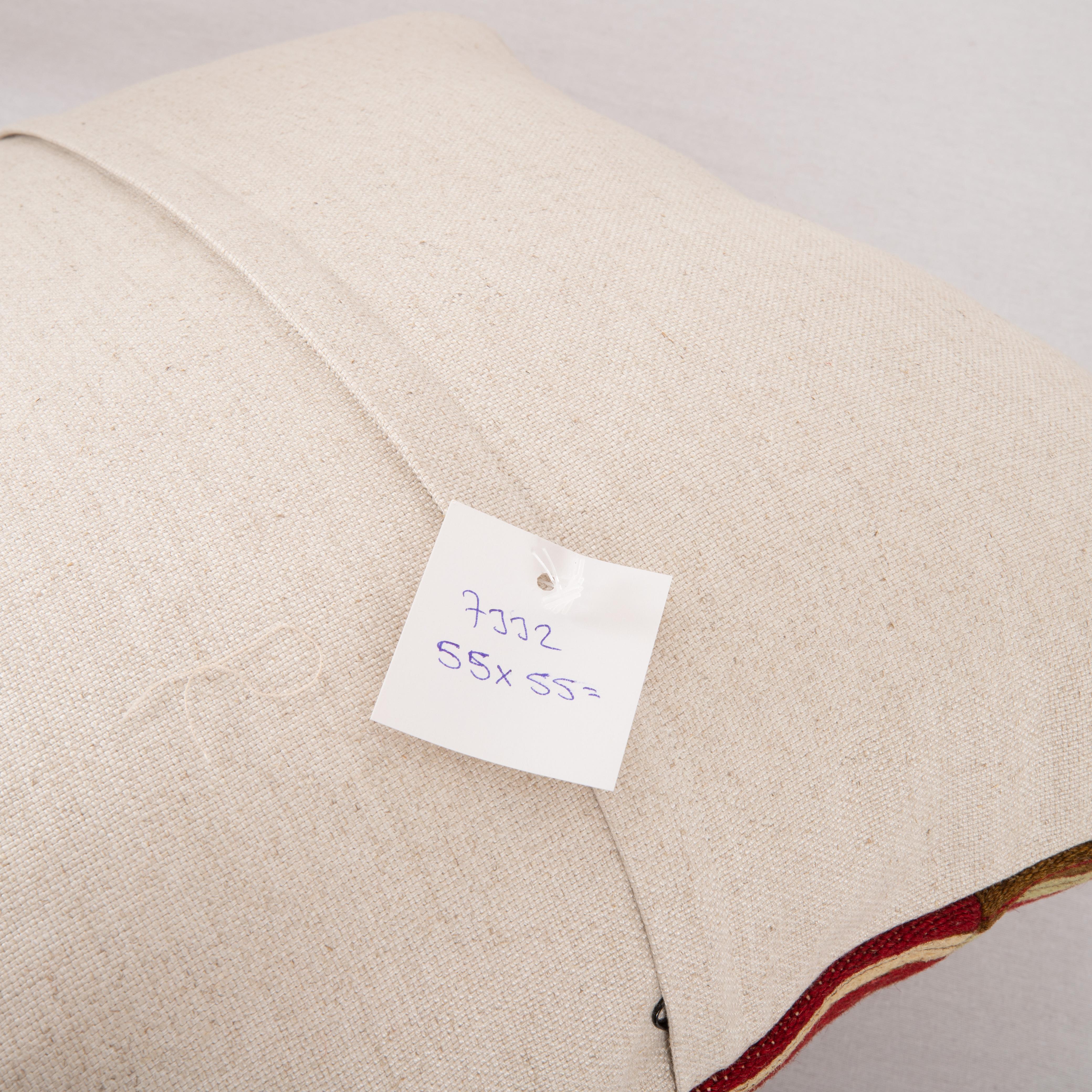 Laine Couvercle d'oreiller fabriqué à partir d'un Kilim anatolien vintage en vente