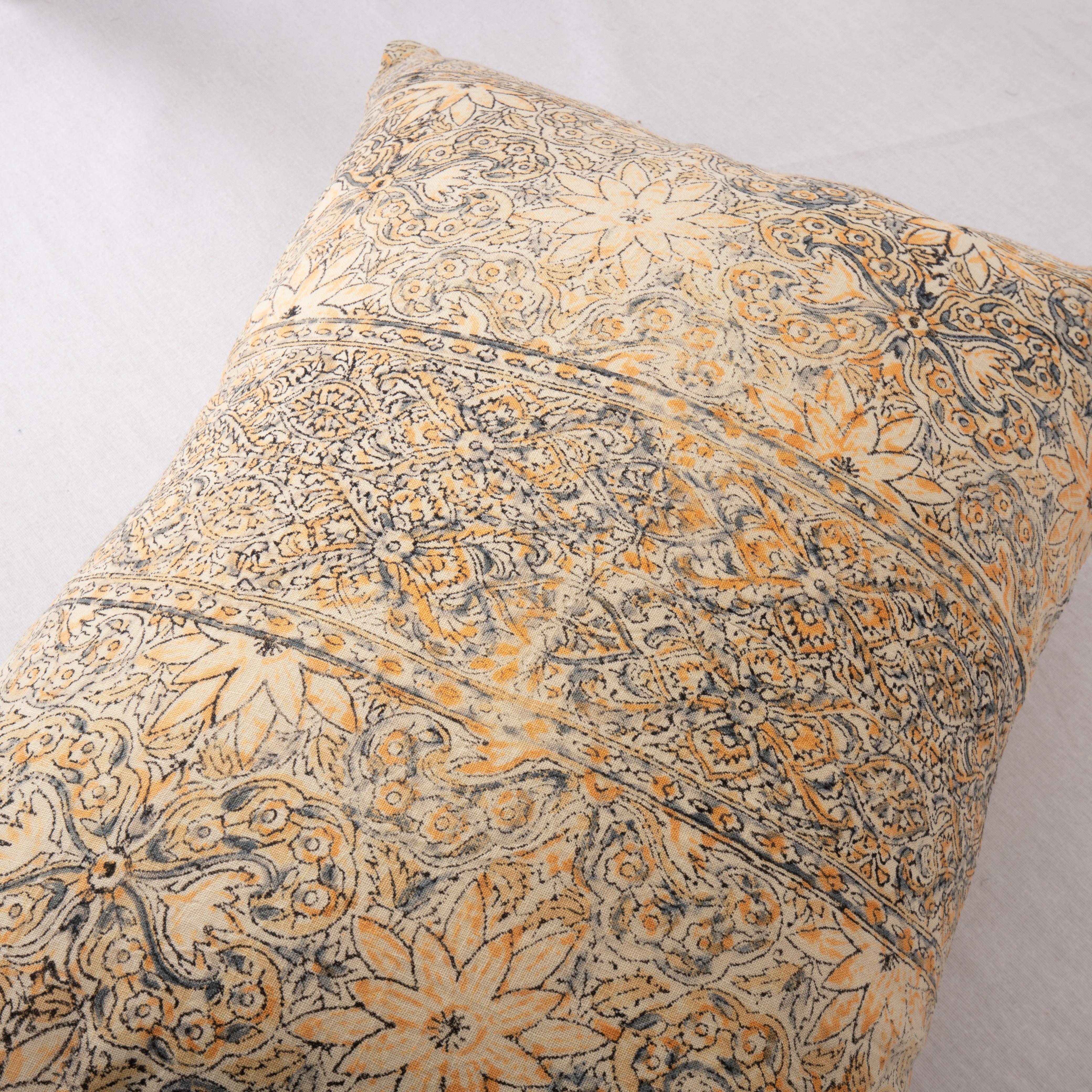 Kalamkari Couvercle d'oreiller fabriqué à partir d'un textile indien vintage imprimé en bloc en vente