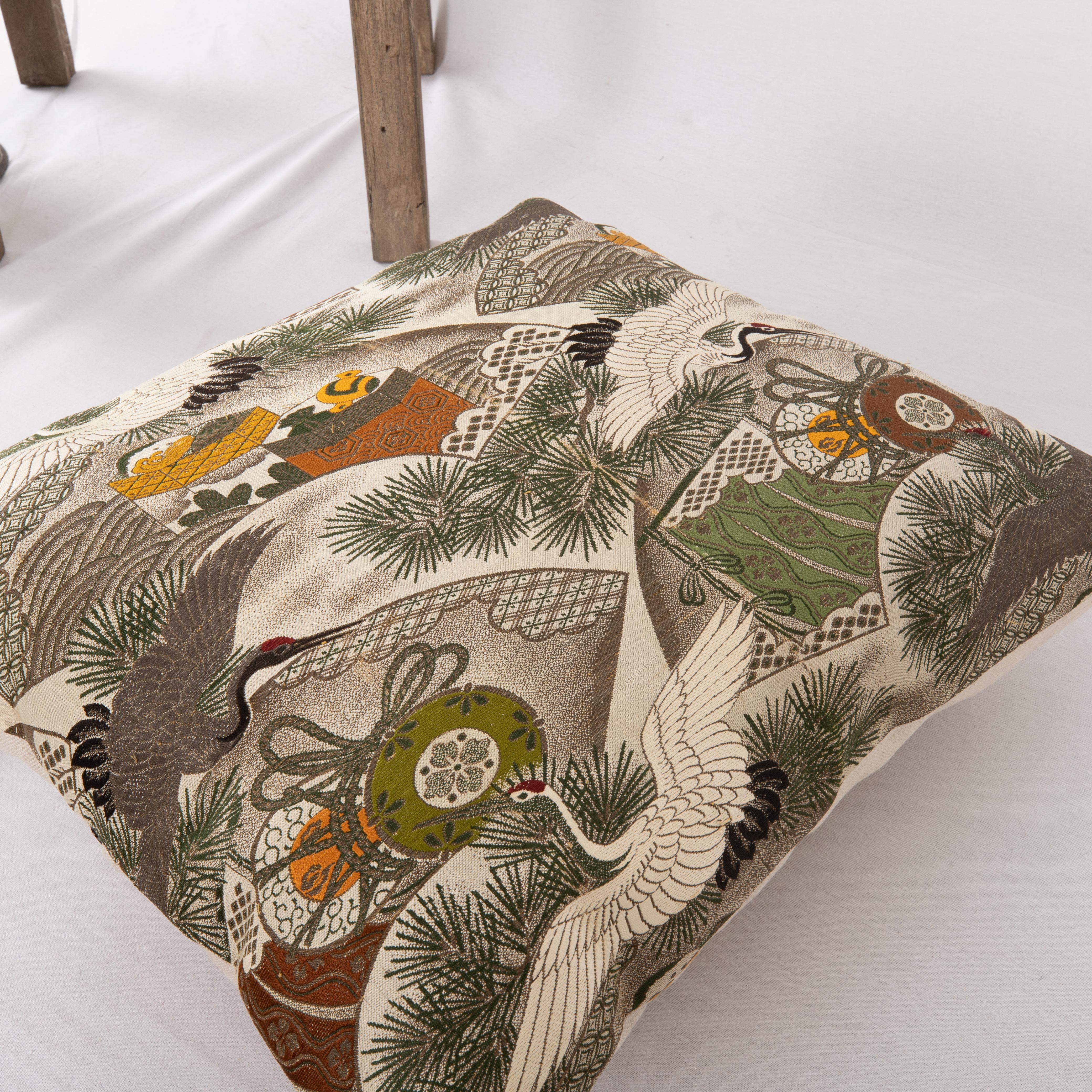 Pillow Cover Made from a Vintage Obi, Japan In Good Condition In Istanbul, TR