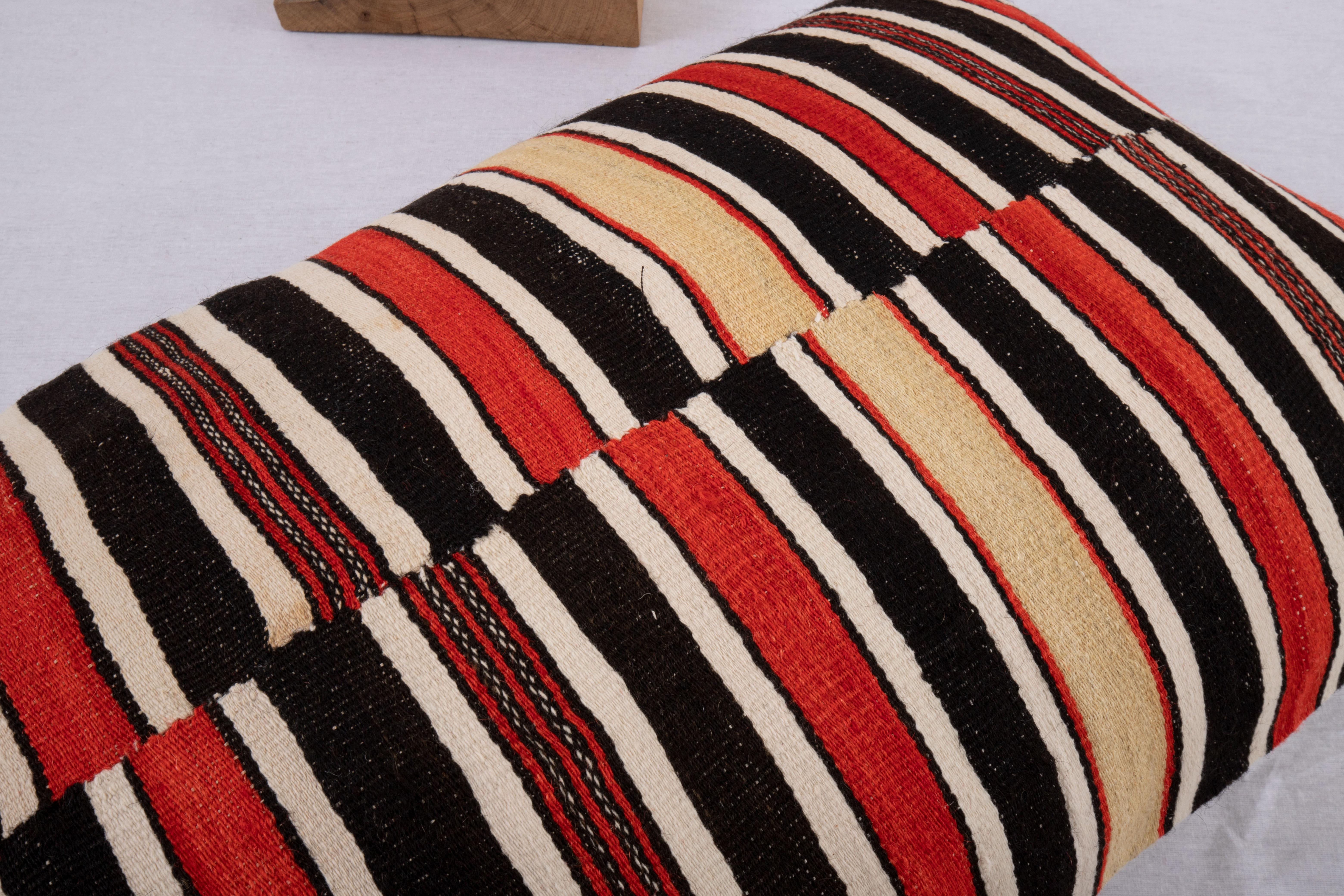 20ième siècle Couvercle d'oreiller fabriqué à partir d'une couverture Fulani d'Afrique de l'Ouest en vente