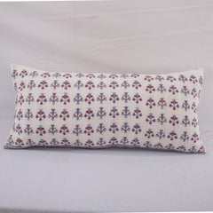 Funda de cojín hecha con una falda bordada de Anatolia, 2º cuarto del siglo XX