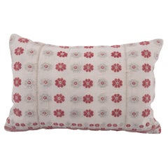 Funda de cojín hecha con una falda bordada de Anatolia, 2º cuarto del siglo XX