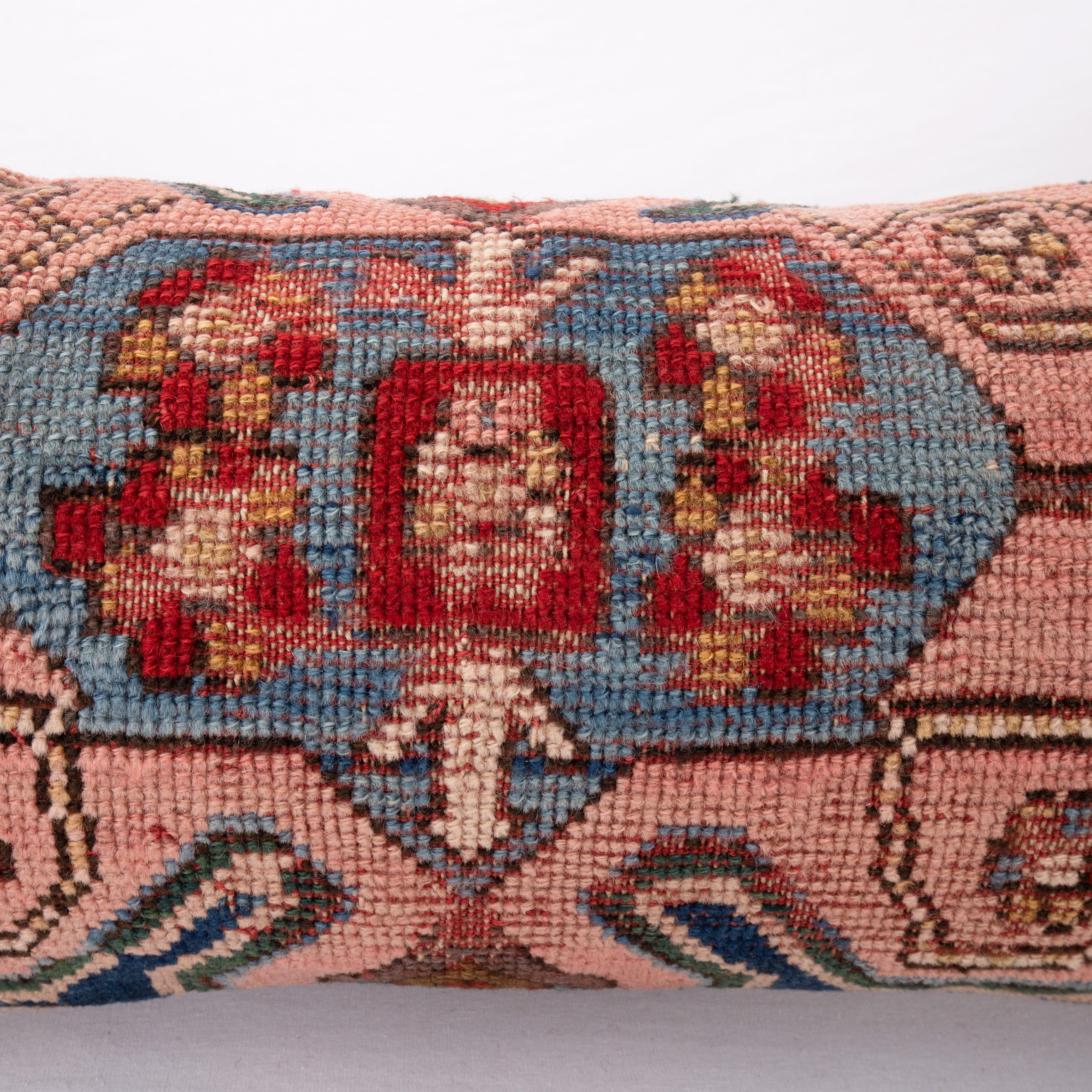 Tissé à la main Revêtement d'oreiller fabriqué à partir d'un fragment de tapis caucasien ancien, fin du 19e siècle en vente