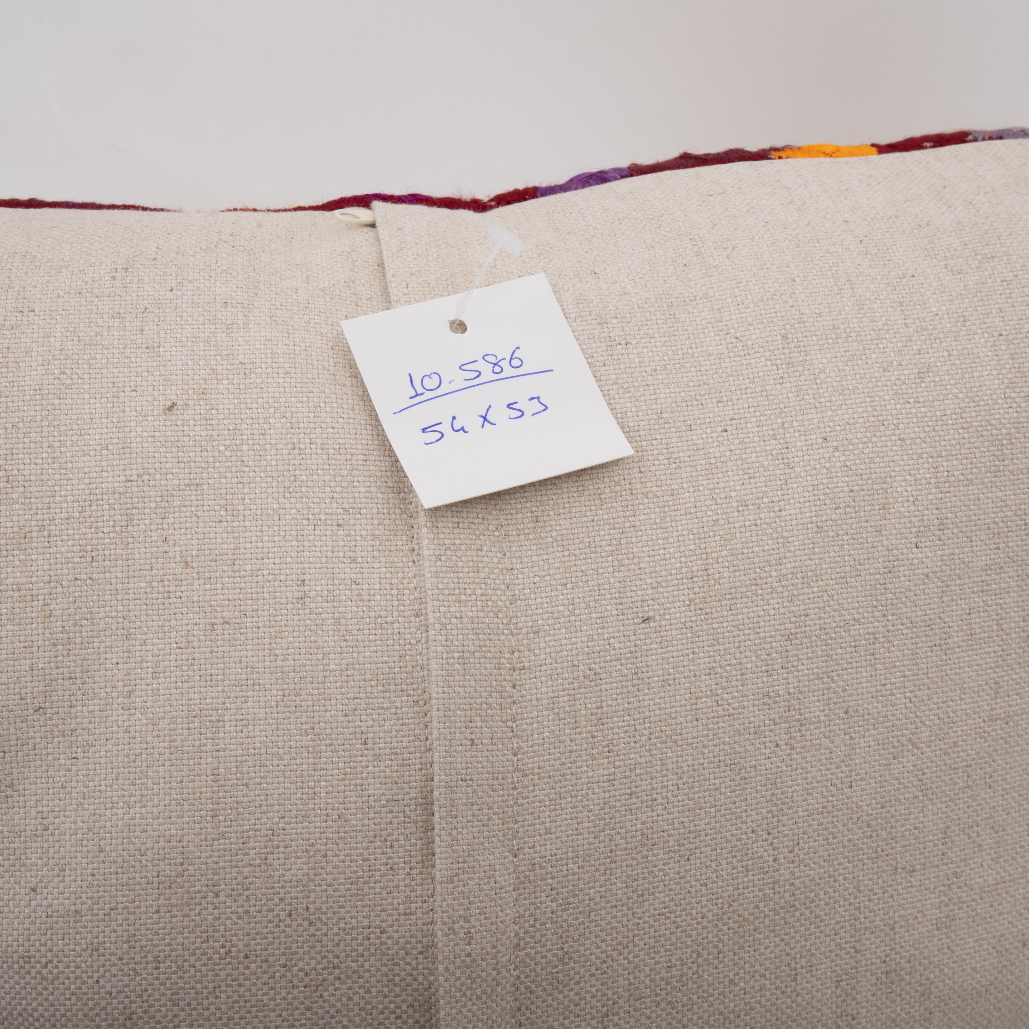 20ième siècle Couvercle d'oreiller fabriqué à partir d'une broderie Rabat du 20e siècle, Maroc en vente