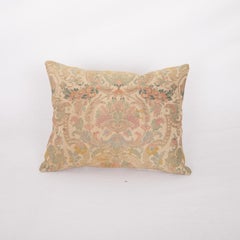 Copri cuscino realizzato con un tessuto europeo dei primi anni del 20° secolo