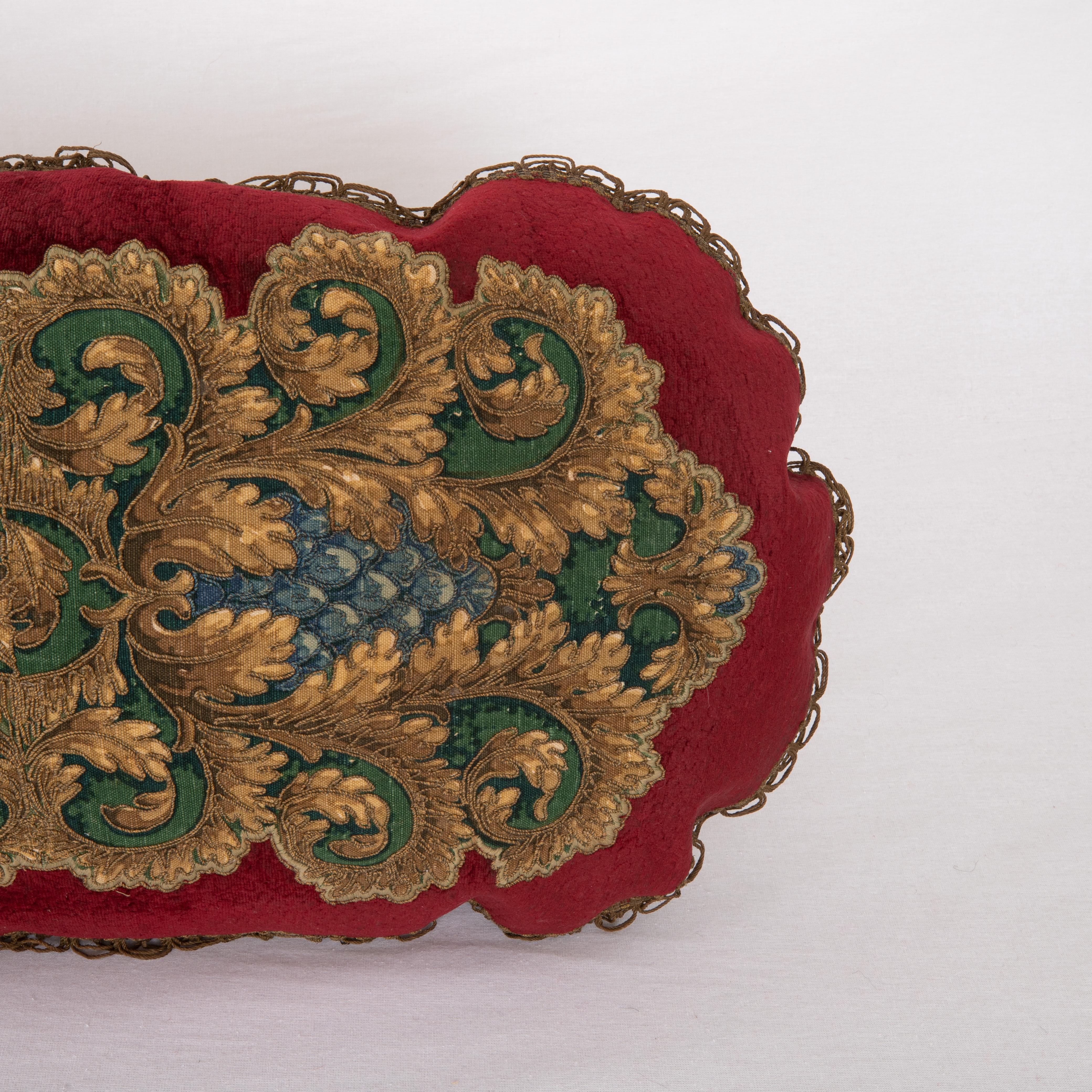 Pillow Cover Made from an early 20th C. Italian Embroidery In Good Condition For Sale In Istanbul, TR