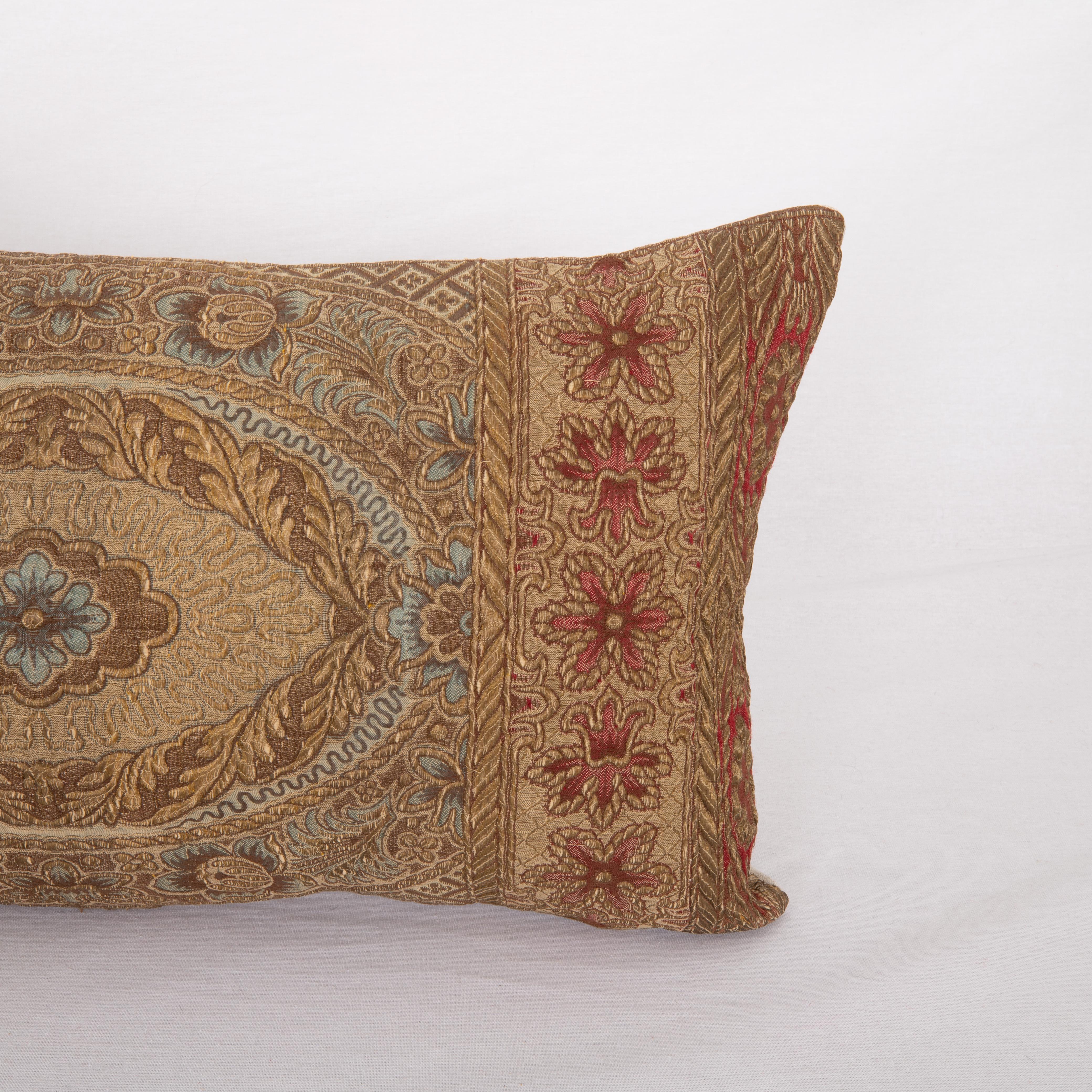 Pillow Cover Made from an early 20th C. Italian Embroidery In Good Condition For Sale In Istanbul, TR