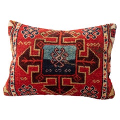Taie d'oreiller réalisée à partir d'un fragment de tapis ancien d'Anatolie orientale, 19e siècle