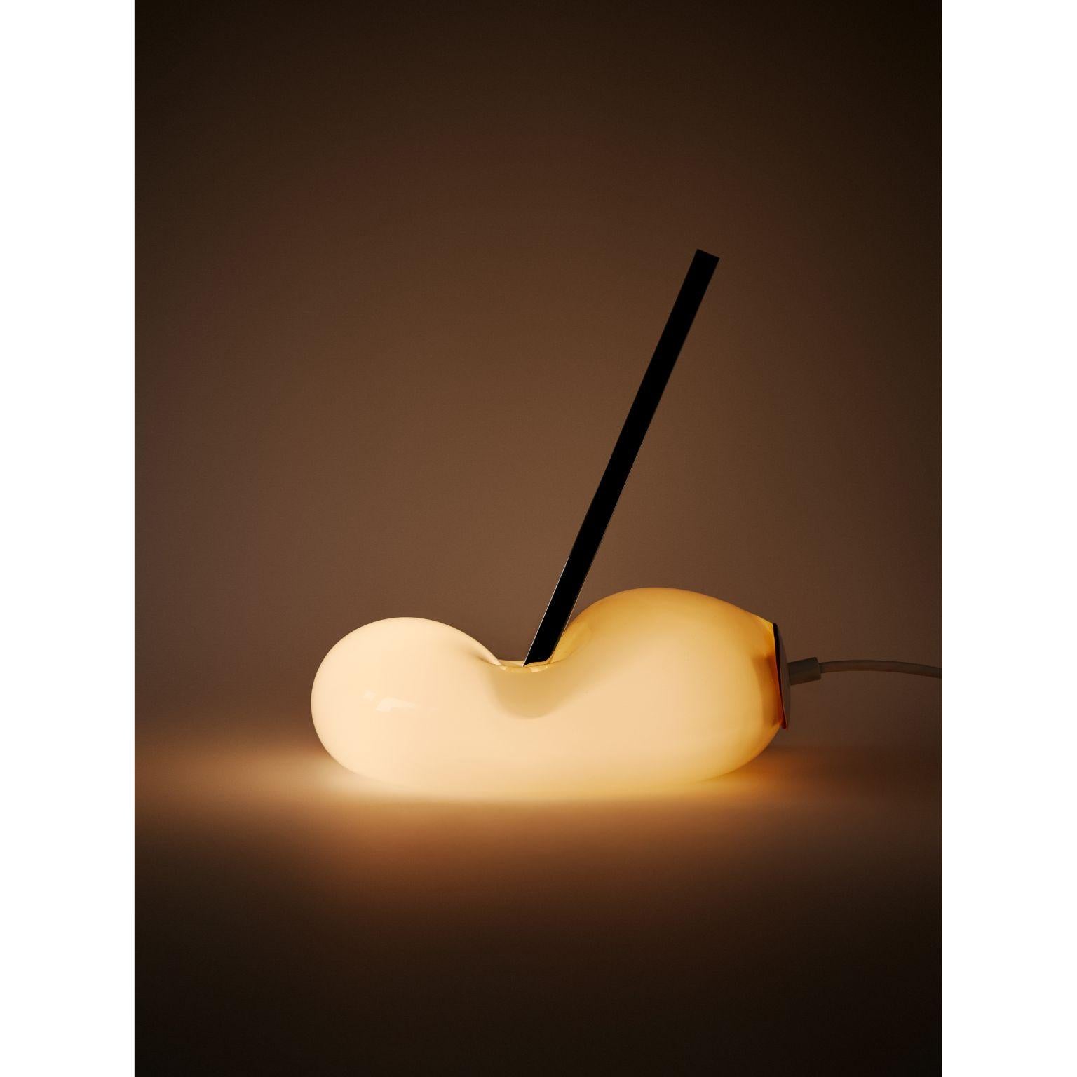 Postmoderne Lampe miroir en forme de coussin par Nick Pourfard en vente