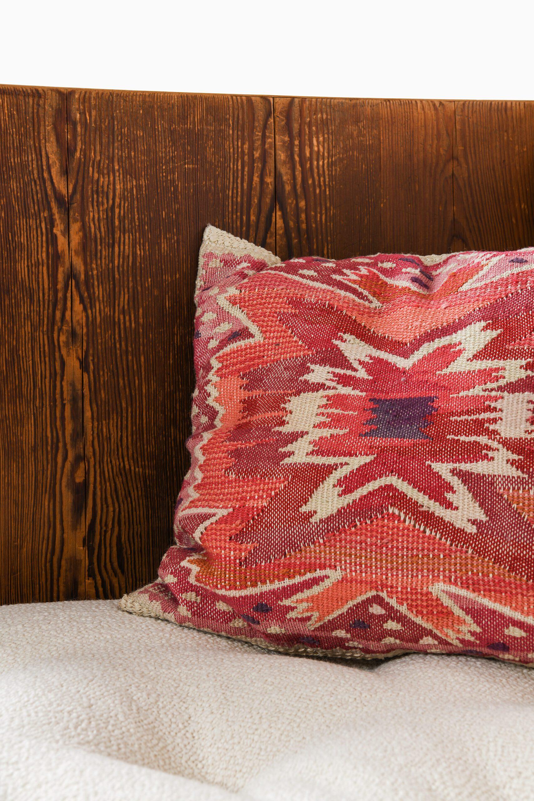 Lana Cuscino, 'Nejlikan Röd', in lana di Barbro Nilsson, 1950 in vendita