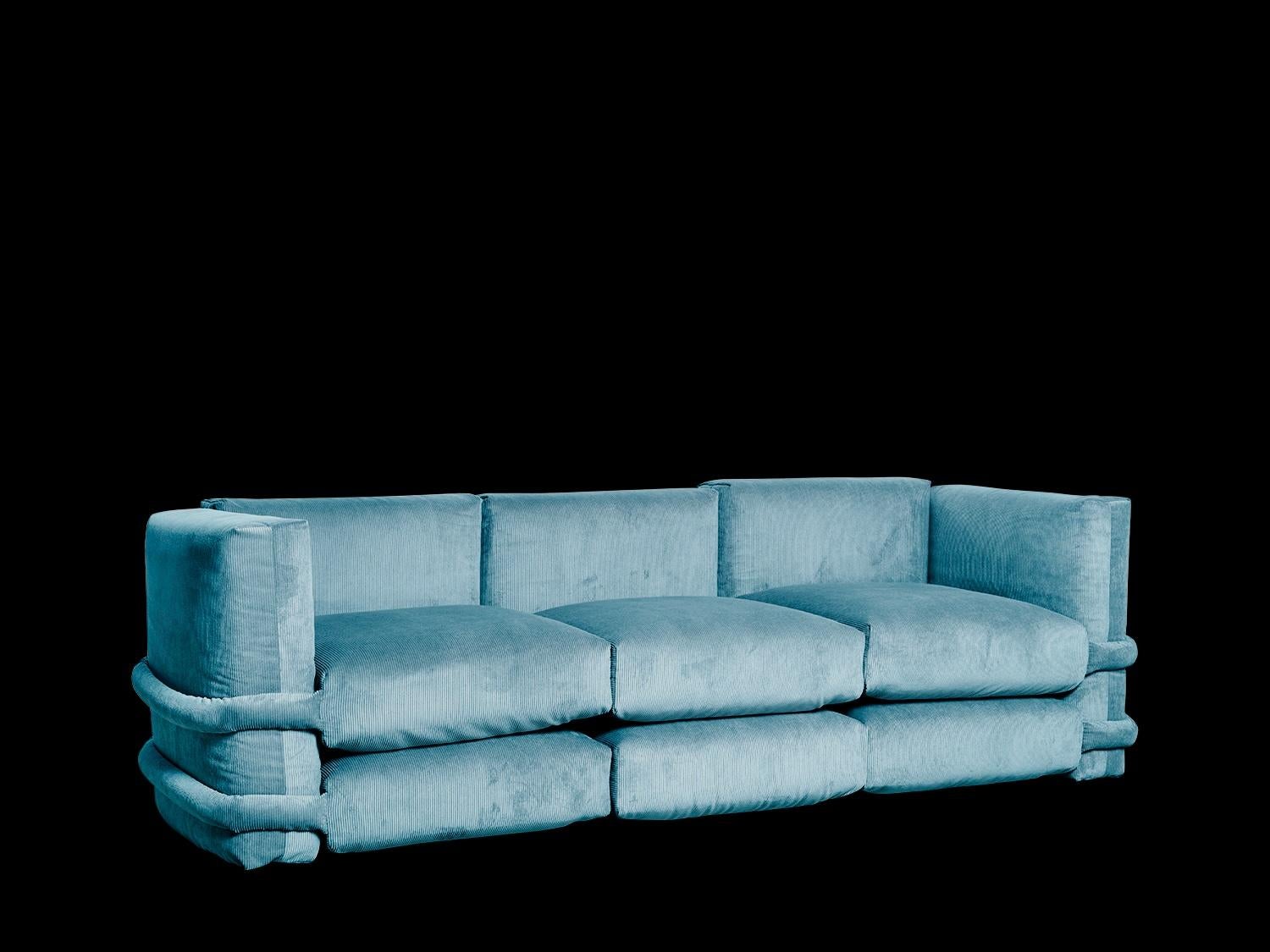 Le canapé Pillow est conçu par Muller Van Severen et présenté par BD. Ce canapé a été amélioré dans un nouveau système ludique et modulaire. Les coussins indépendants sont nets et richement colorés, parfaits pour être assemblés afin de créer une