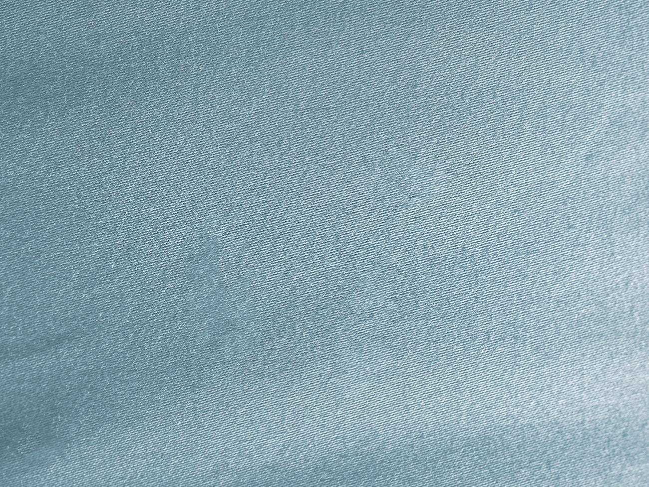Le canapé Pillow est conçu par Muller Van Severen et présenté par BD. Ce canapé a été amélioré dans un nouveau système ludique et modulaire. Les coussins indépendants sont nets et richement colorés, parfaits pour être assemblés afin de créer une
