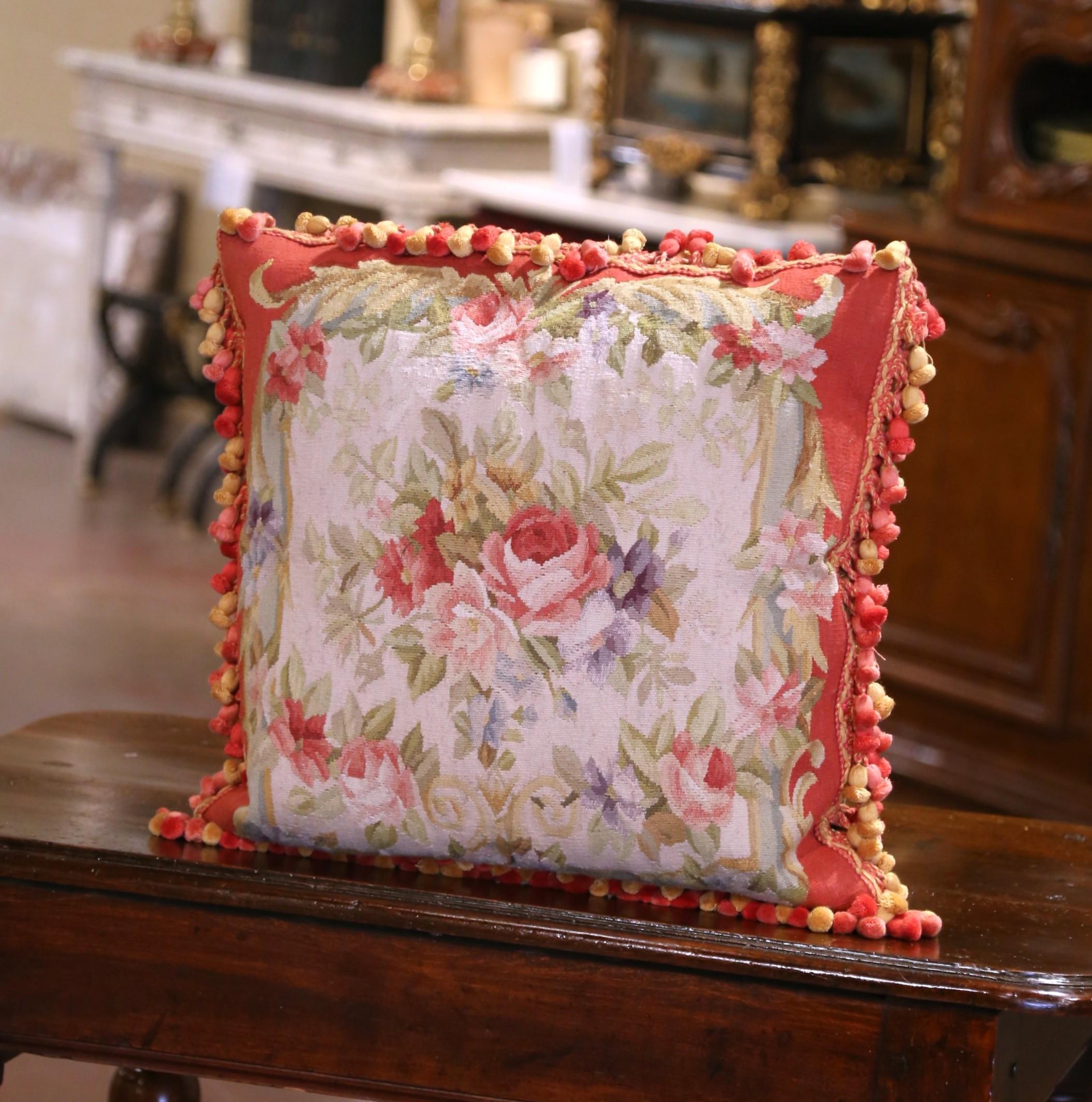 Almohada con ribete y borlas hecha con tapiz de Aubusson del siglo XIX en Excelente estado para la venta en Dallas, TX