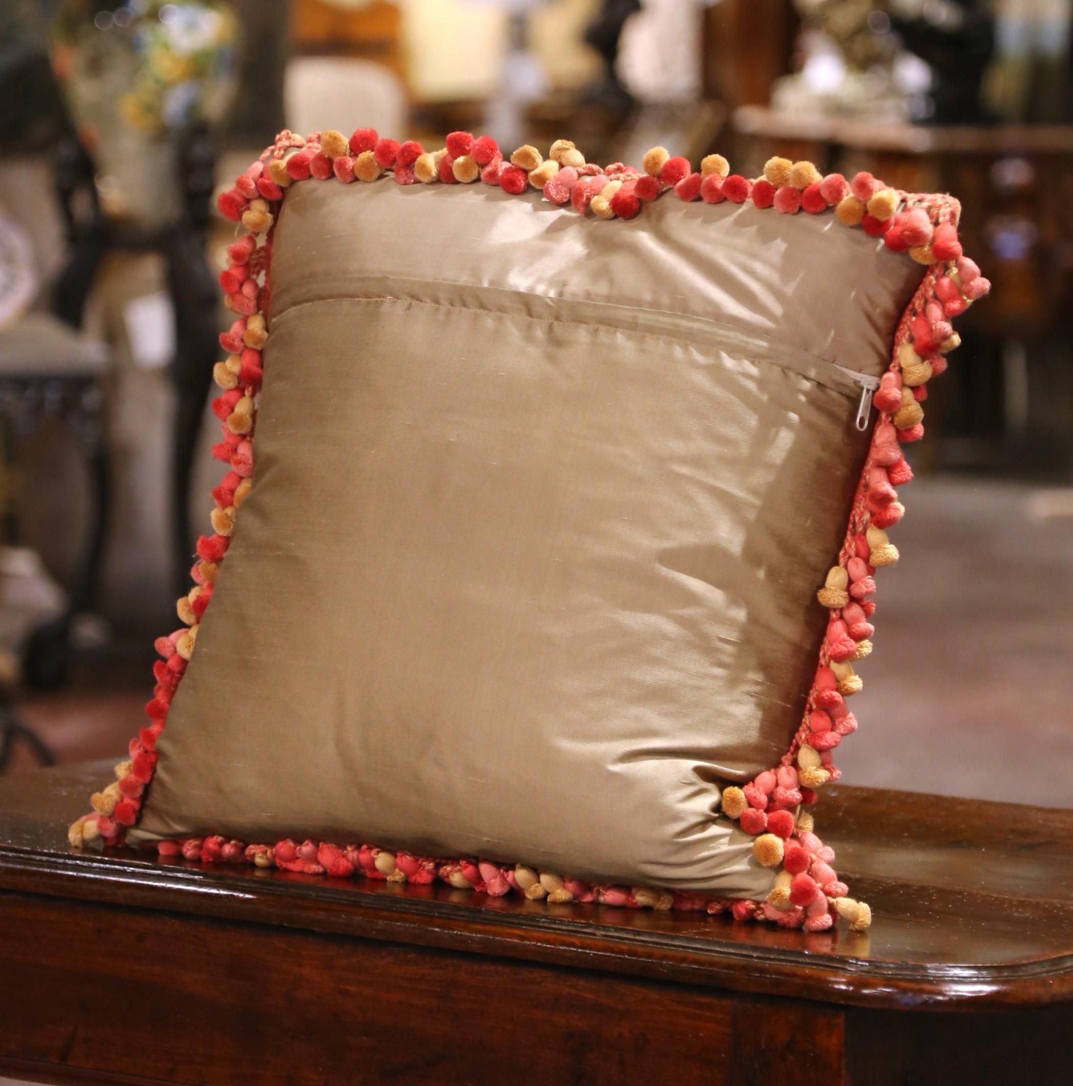 Almohada con ribete y borlas hecha con tapiz de Aubusson del siglo XIX Tapiz en venta