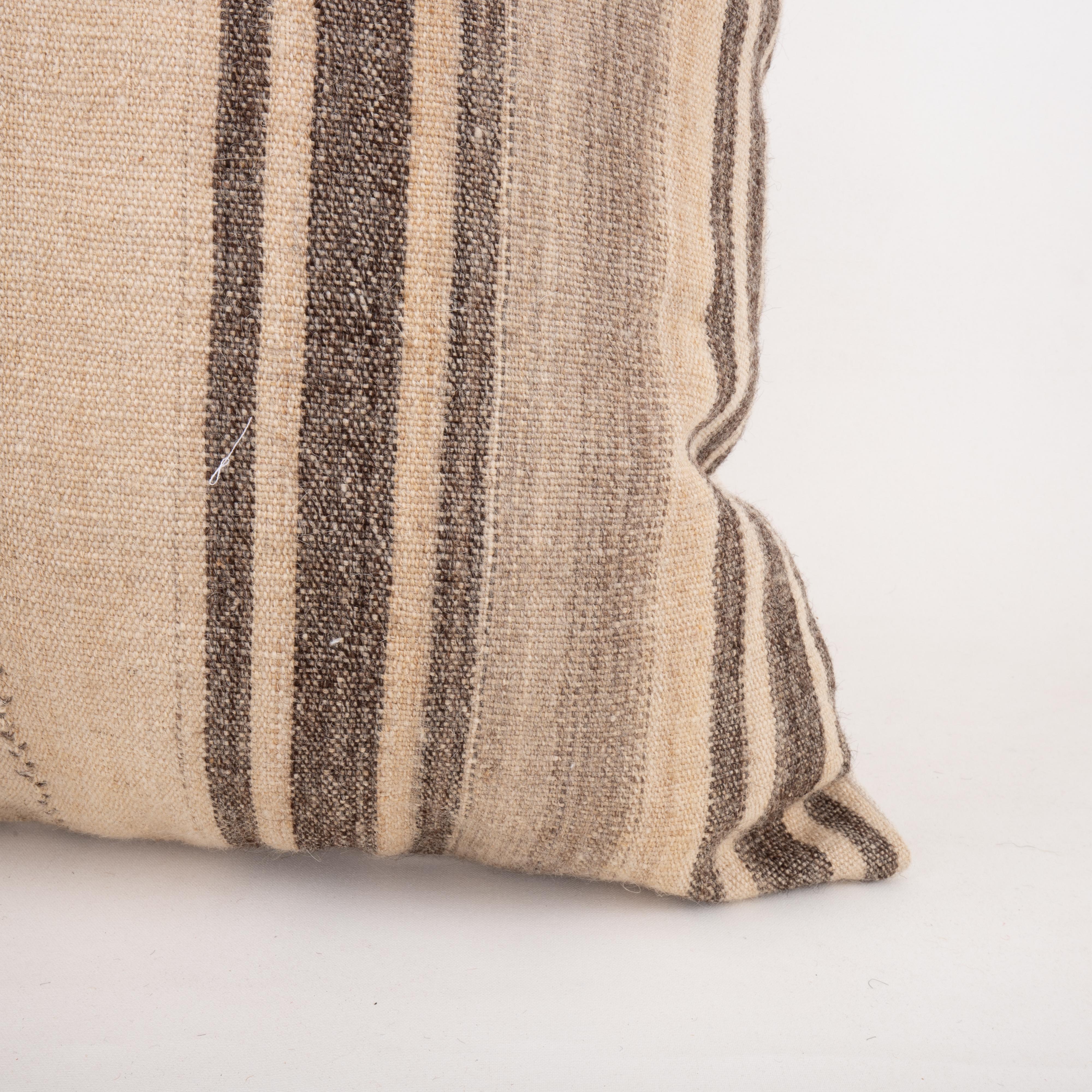 Turkish Pillowcase does not come with an insert. Linen in the back. Zipper closure. Dry For Sale