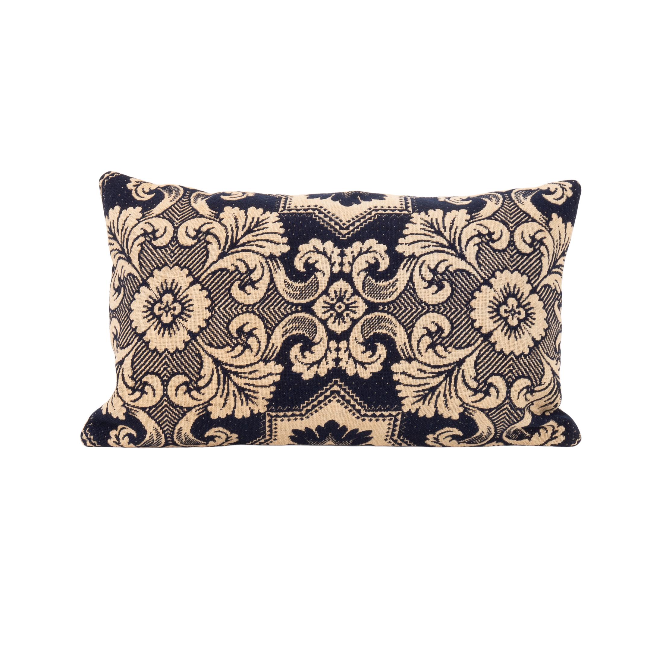 I copriletti Jacquard occupano un posto importante nella cultura materiale americana.
Sono stati utilizzati come copriletto e sono reversibili.

La federa non viene fornita con un inserto.
Lino nella parte posteriore.
Chiusura a cerniera.
Si