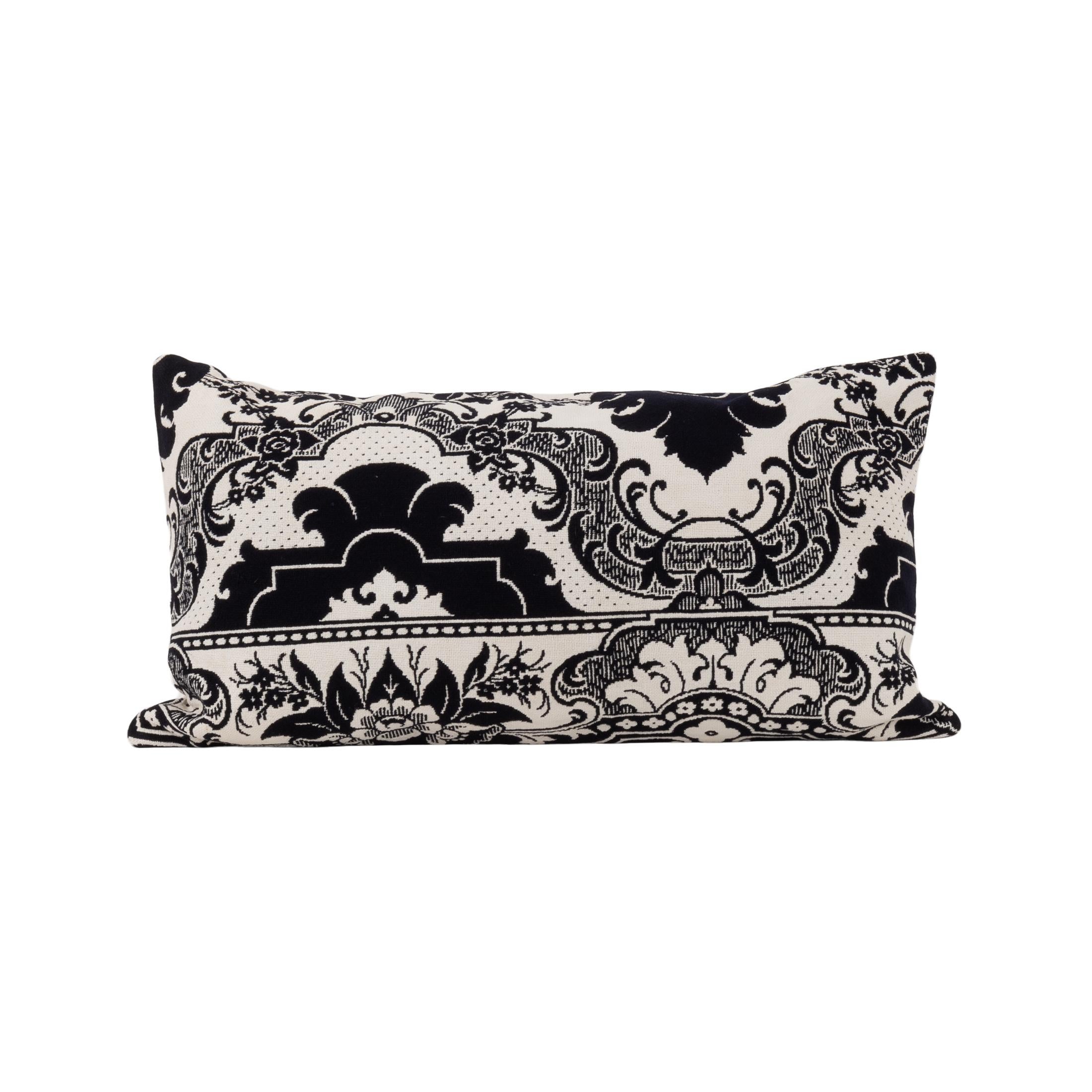 I copriletti Jacquard occupano un posto importante nella cultura materiale americana.
Sono stati utilizzati come copriletto e sono reversibili.

La federa non viene fornita con un inserto.
Lino nella parte posteriore.
Chiusura a cerniera.
Si