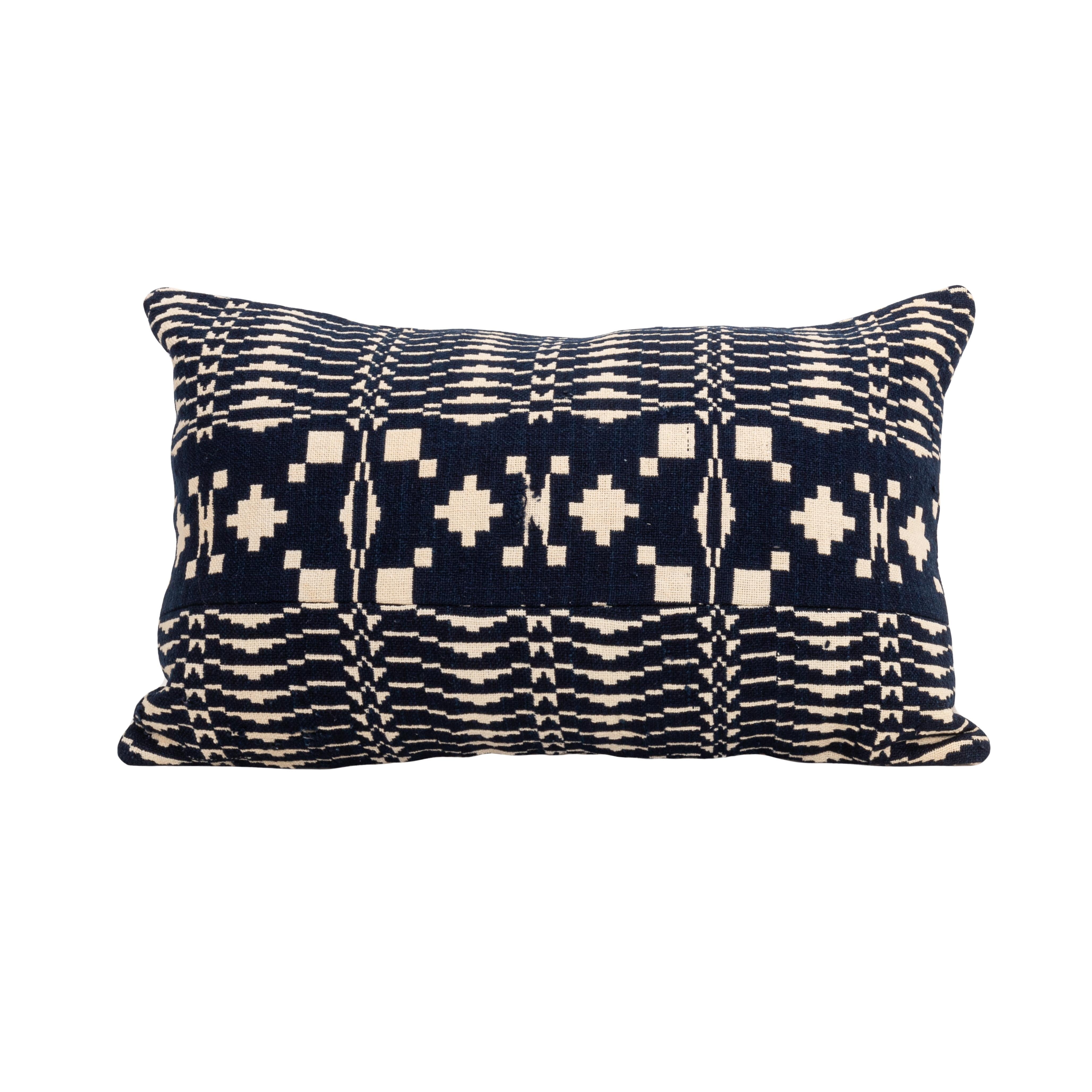 Las colchas de jacquard ocupan un lugar importante en la cultura material estadounidense.
Se utilizaban como cubrecamas y son reversibles.

La funda de almohada no viene con un inserto.
Lino en la parte de atrás.
Cierre de cremallera.
Se recomienda