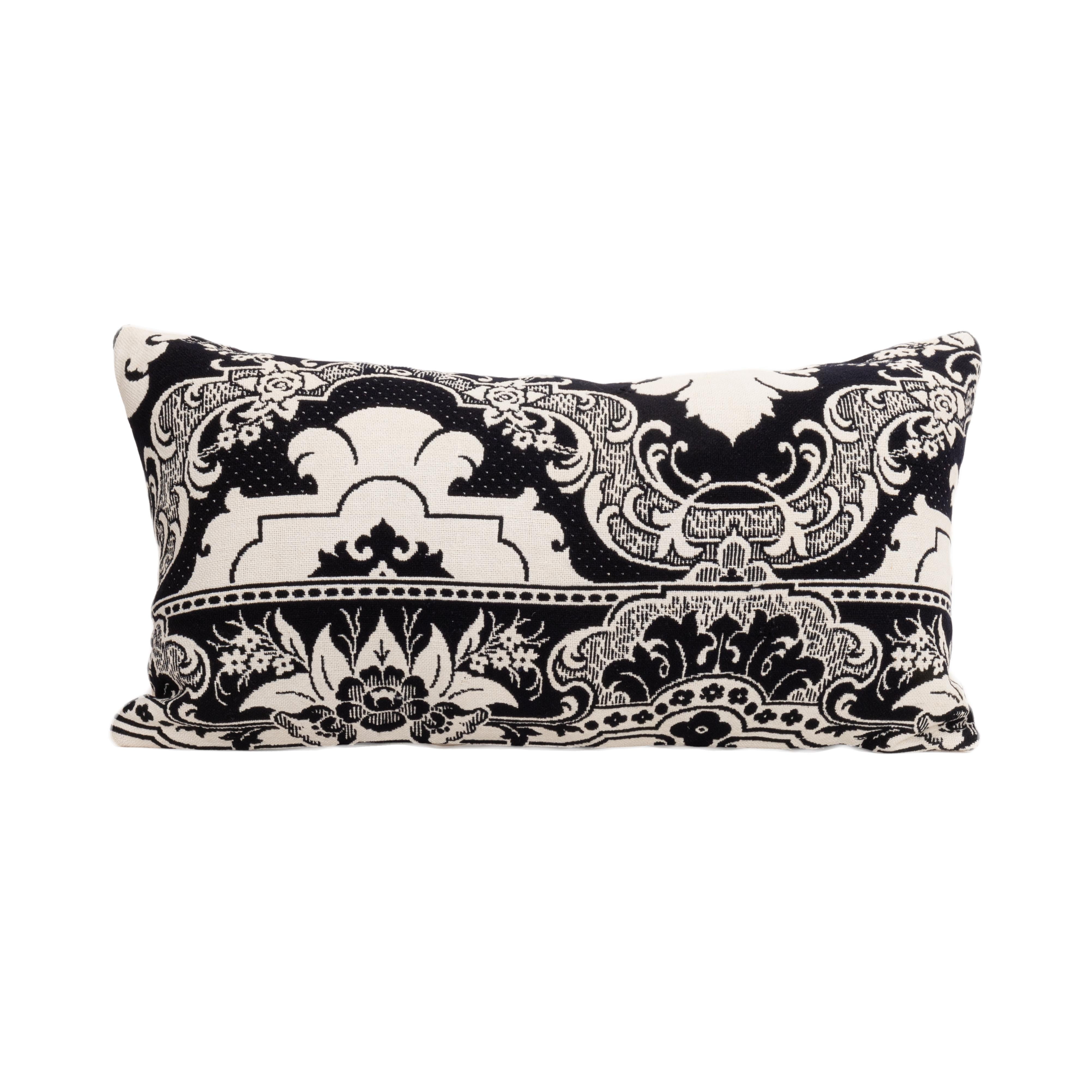 Las colchas de jacquard ocupan un lugar importante en la cultura material estadounidense.
Se utilizaban como cubrecamas y son reversibles.

La funda de almohada no viene con un inserto.
Lino en la parte de atrás.
Cierre de cremallera.
Se recomienda