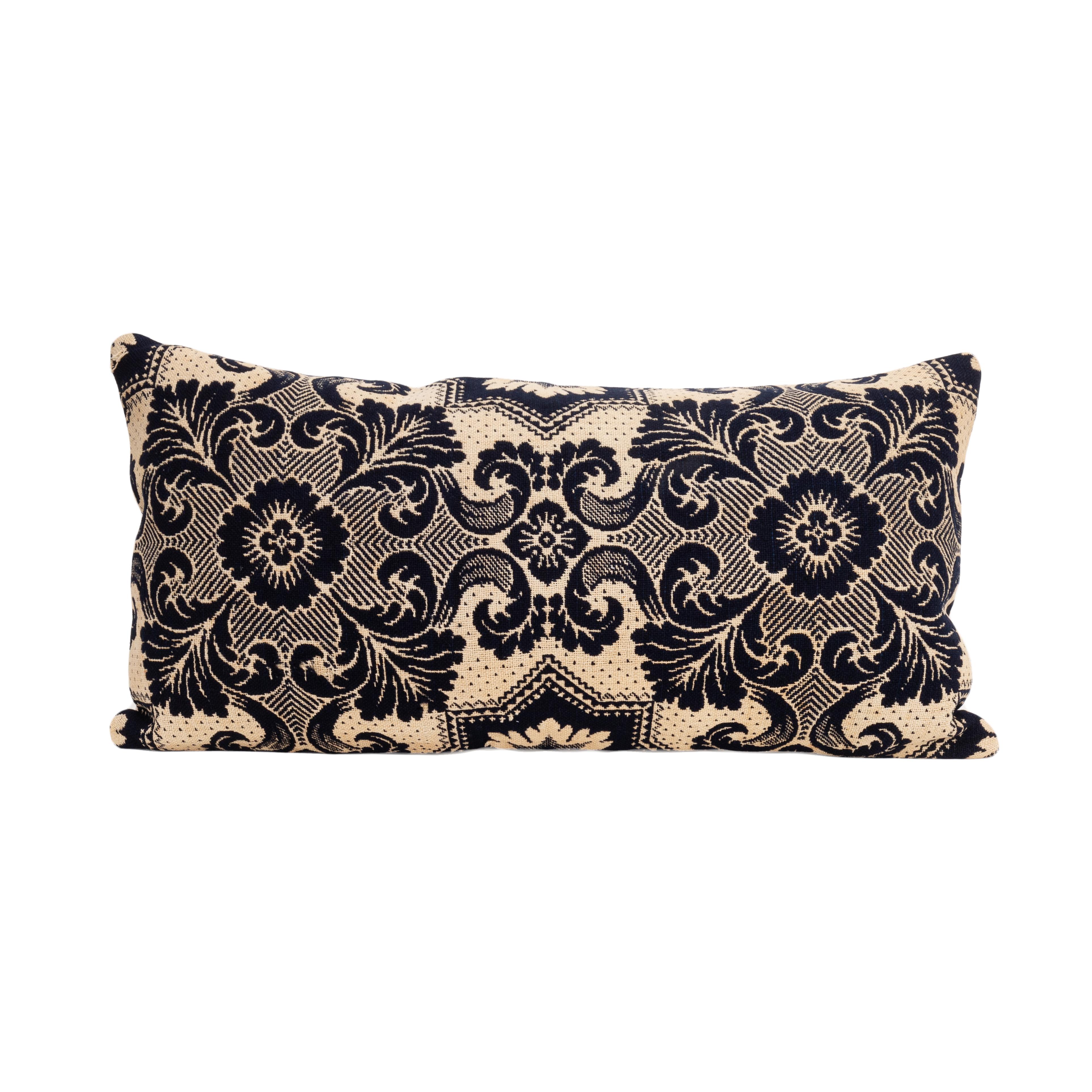 I copriletti Jacquard occupano un posto importante nella cultura materiale americana.
Sono stati utilizzati come copriletto e sono reversibili.

La federa non viene fornita con un inserto.
Lino nella parte posteriore.
Chiusura a cerniera.
Si