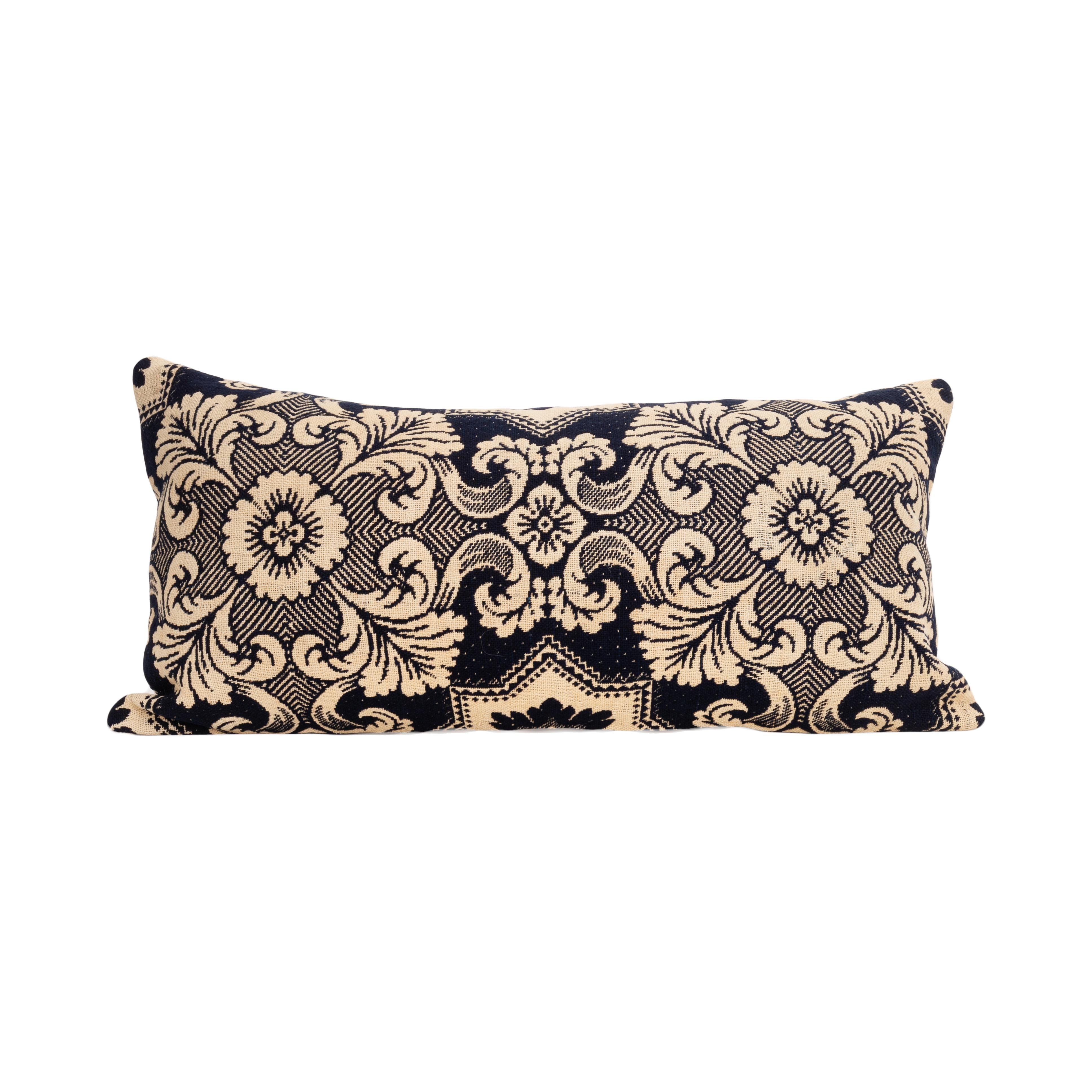 I copriletti Jacquard occupano un posto importante nella cultura materiale americana.
Sono stati utilizzati come copriletto e sono reversibili.

La federa non viene fornita con un inserto.
Lino nella parte posteriore.
Chiusura a cerniera.
Si
