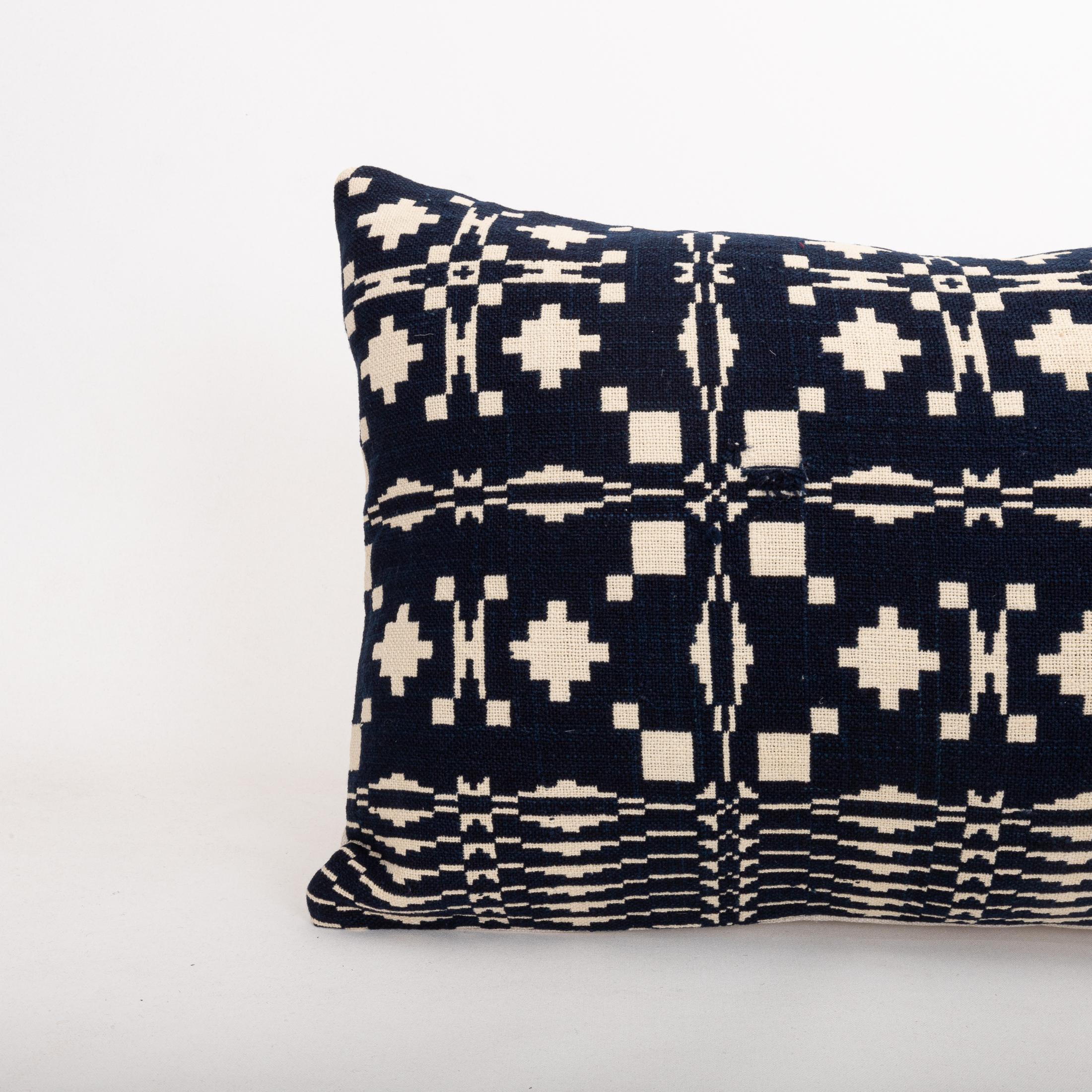 American Classical Pillowcase Made from a 19th C. American Linen Coverlet For Sale