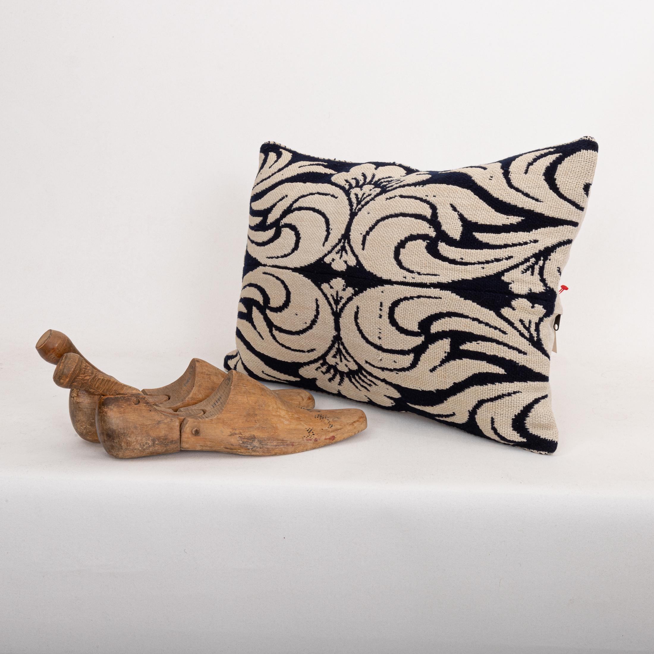 Funda de almohada hecha a partir de una colcha de lino americana del siglo XIX en Bueno estado para la venta en Istanbul, TR