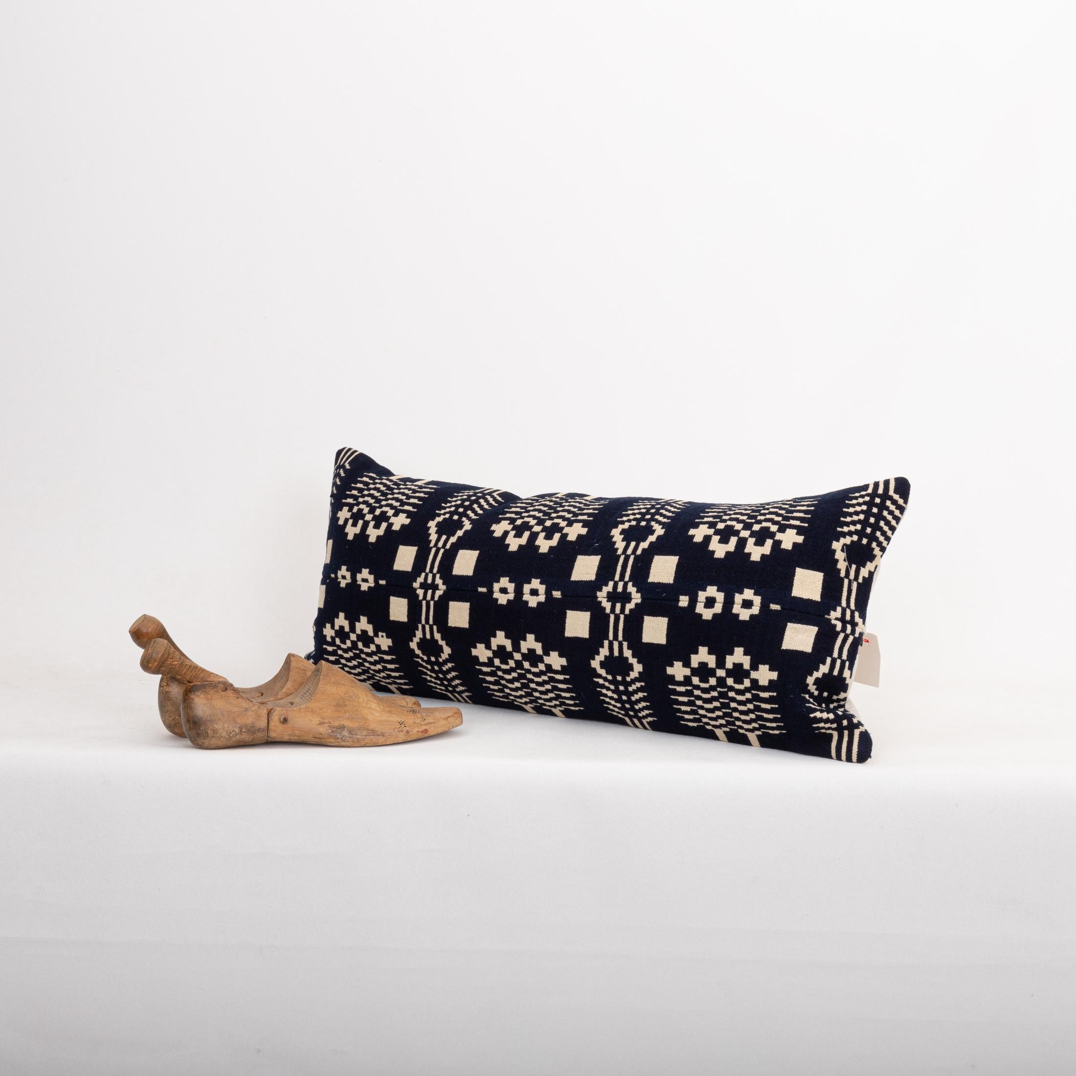Funda de almohada hecha a partir de una colcha de lino americana del siglo XIX Lino en venta