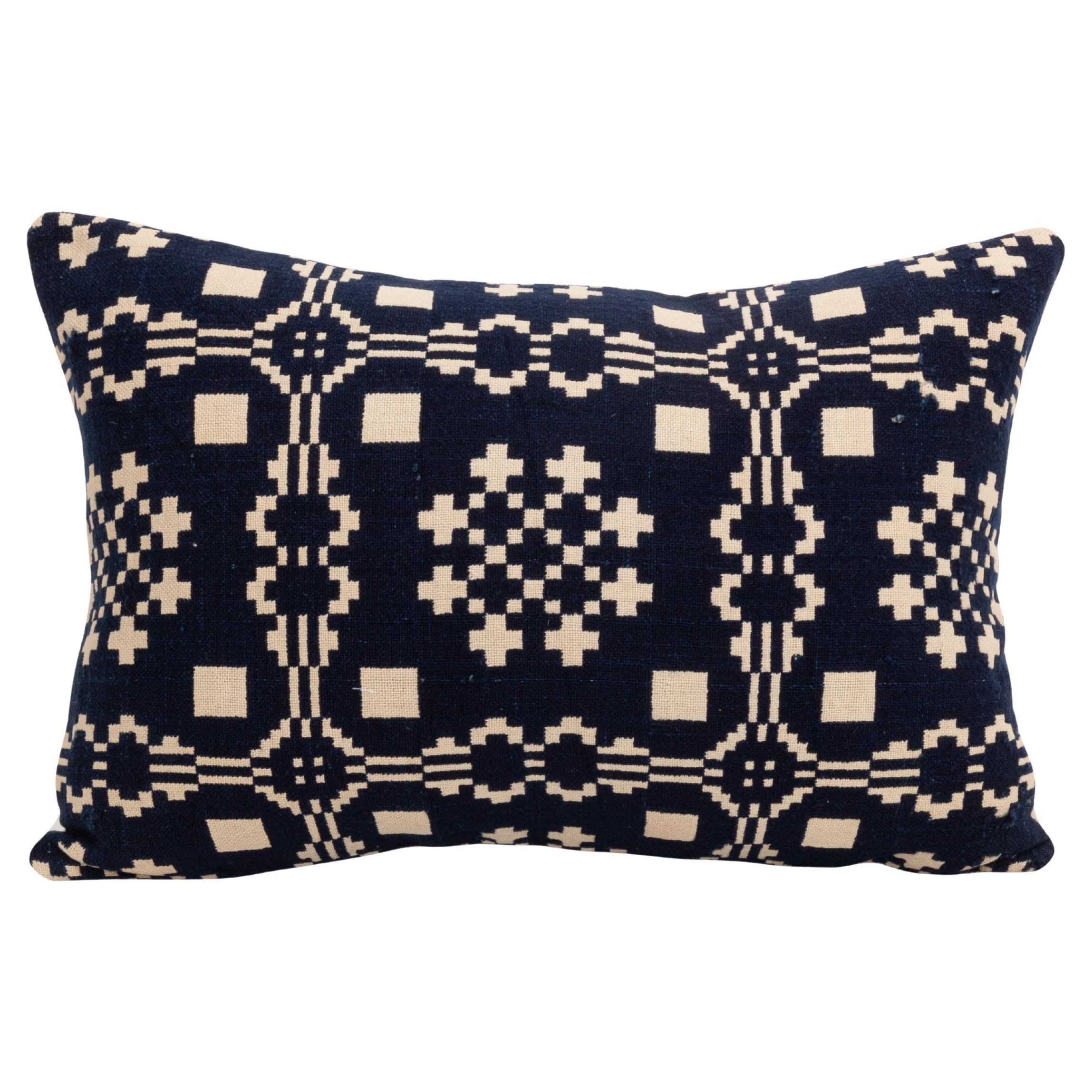 Funda de almohada hecha a partir de una colcha de lino americana del siglo XIX