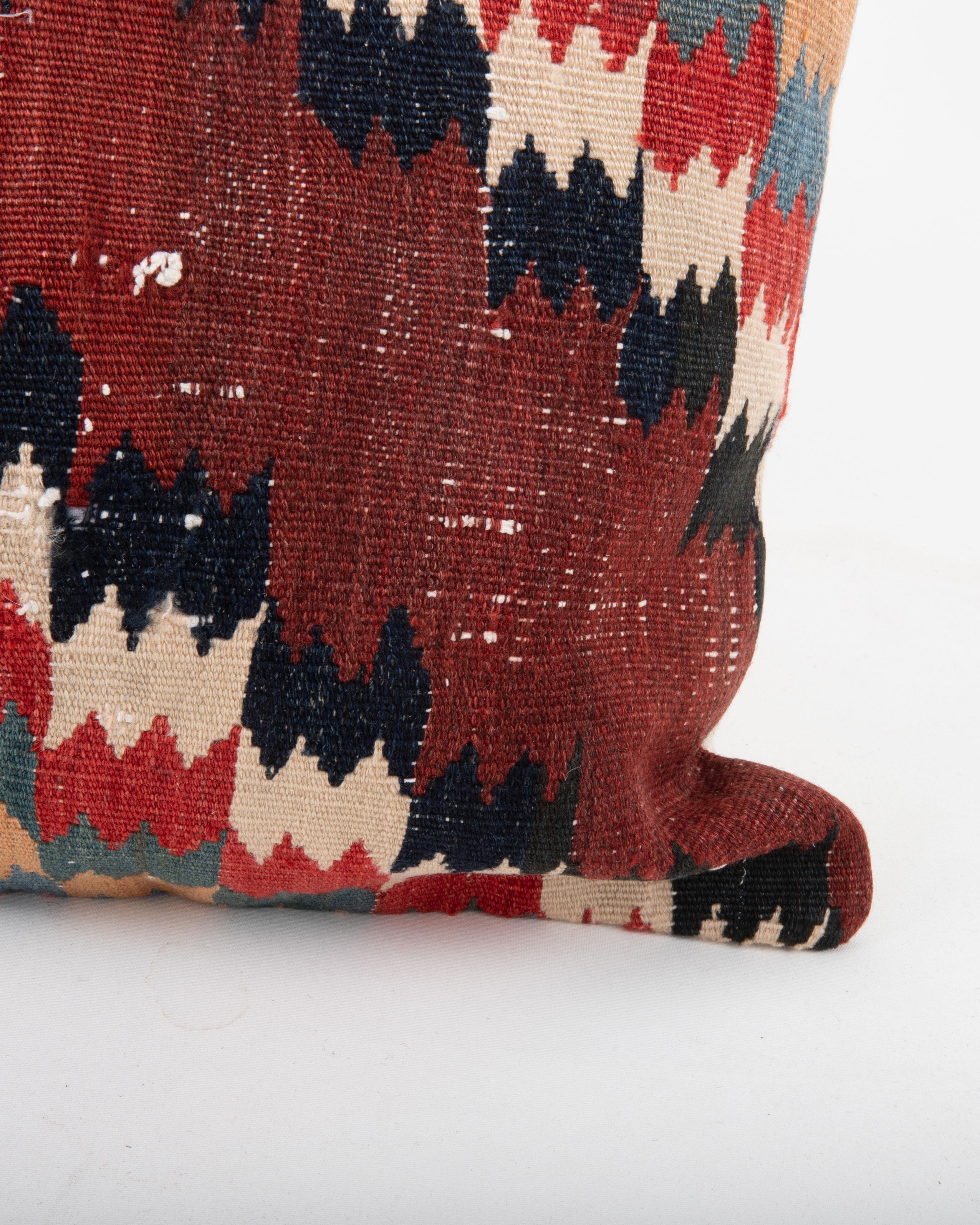 Caucasico Federa ricavata da un kilim del XIX secolo. Azarbaijan, XIX secolo. in vendita