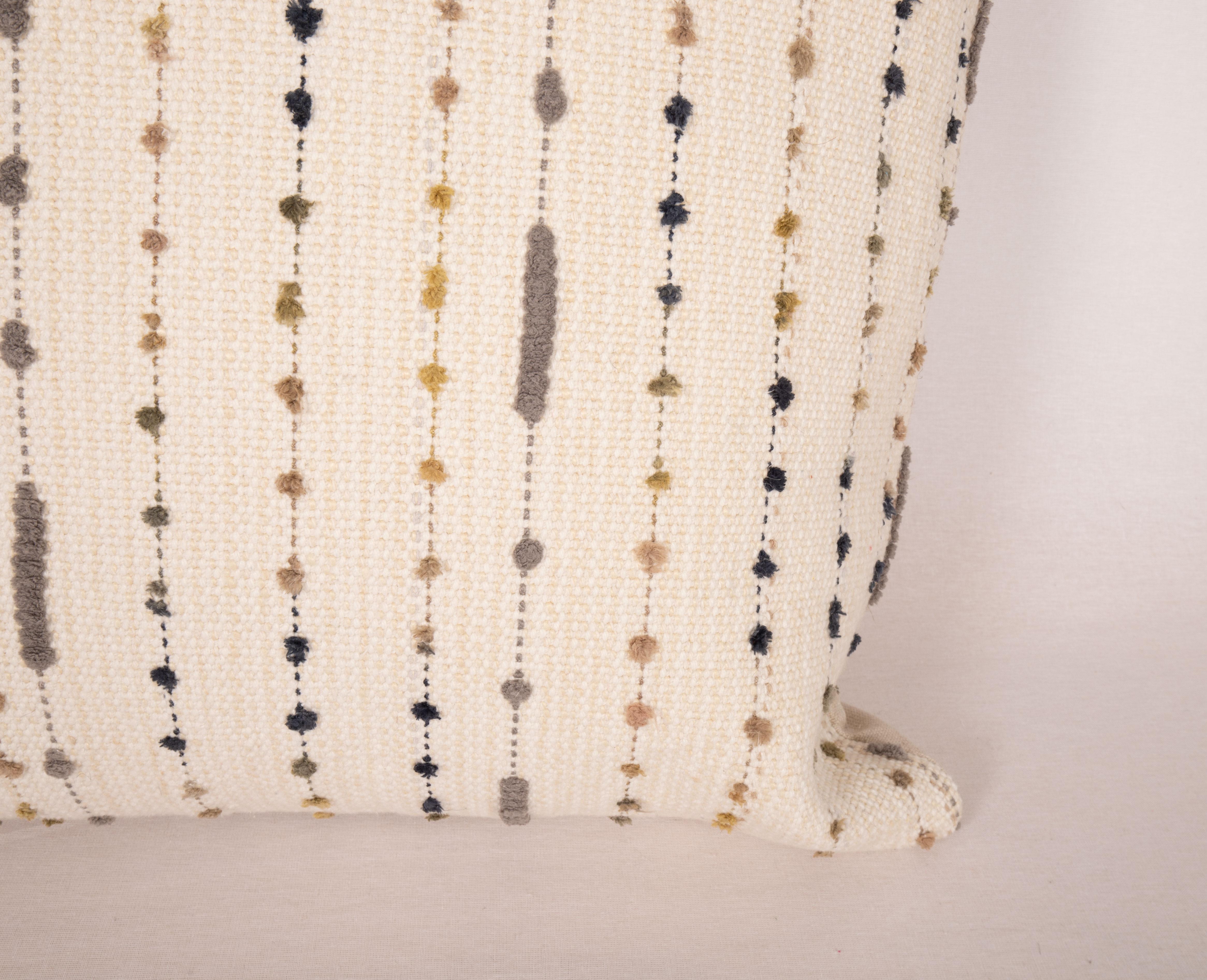 Coussin d'oreiller fabriqué à partir d'un Kilim en coton contemporain Bon état - En vente à Istanbul, TR