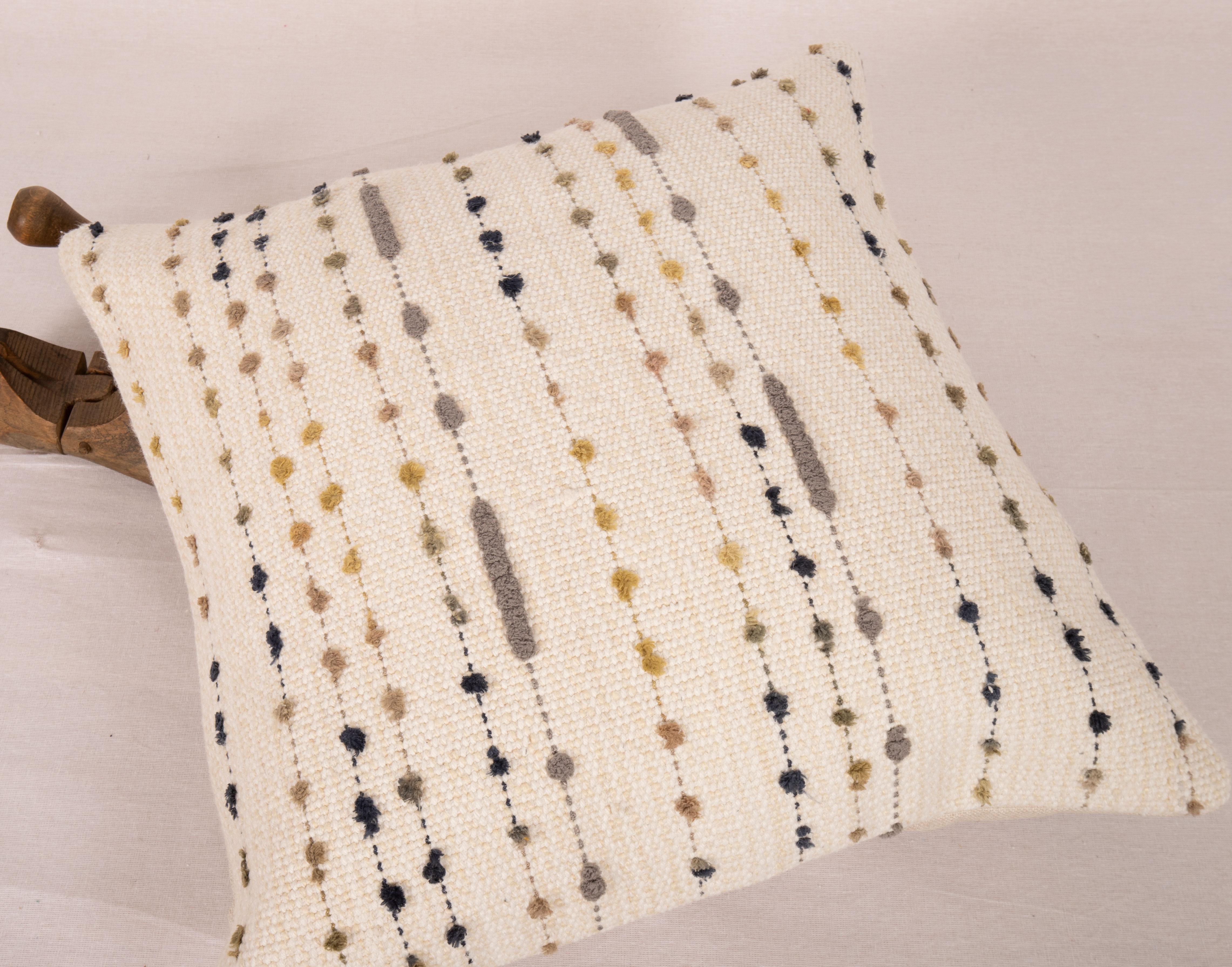 Pillowcase Made from a Contemporary Cotton Kilim For Sale 1