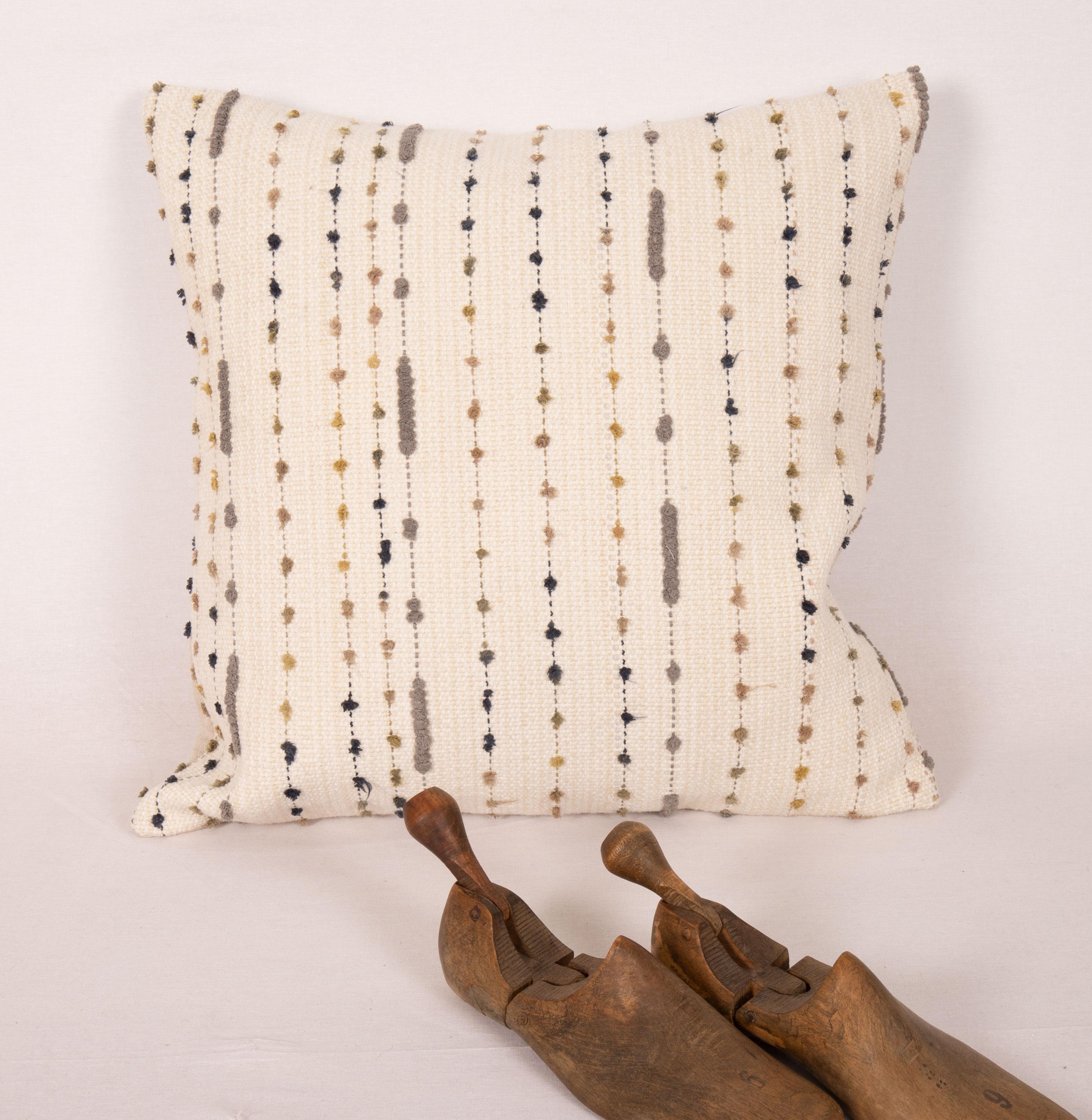 Coton Coussin d'oreiller fabriqué à partir d'un Kilim en coton contemporain en vente