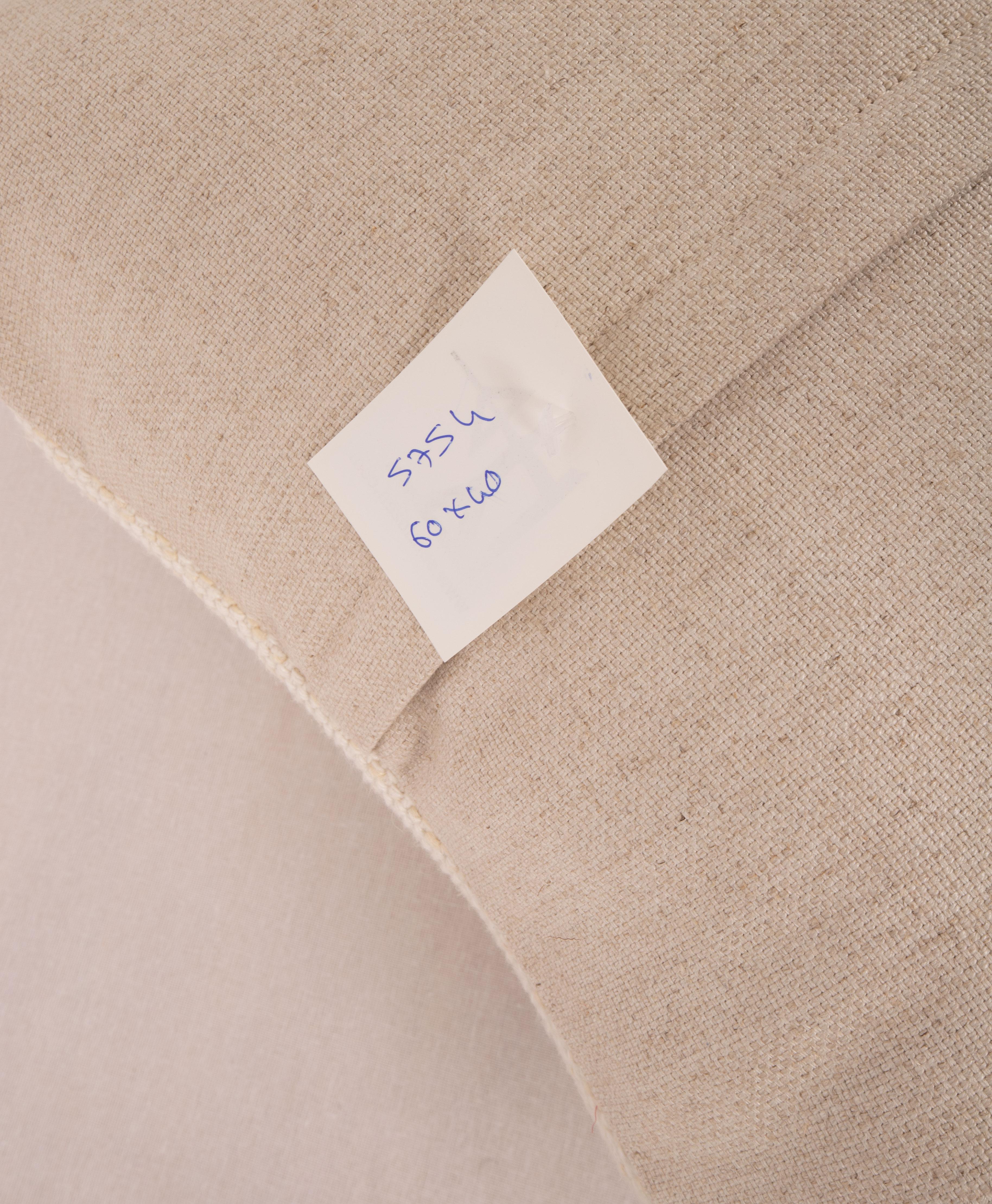 Coussin d'oreiller fabriqué à partir d'un Kilim en coton contemporain en vente 1