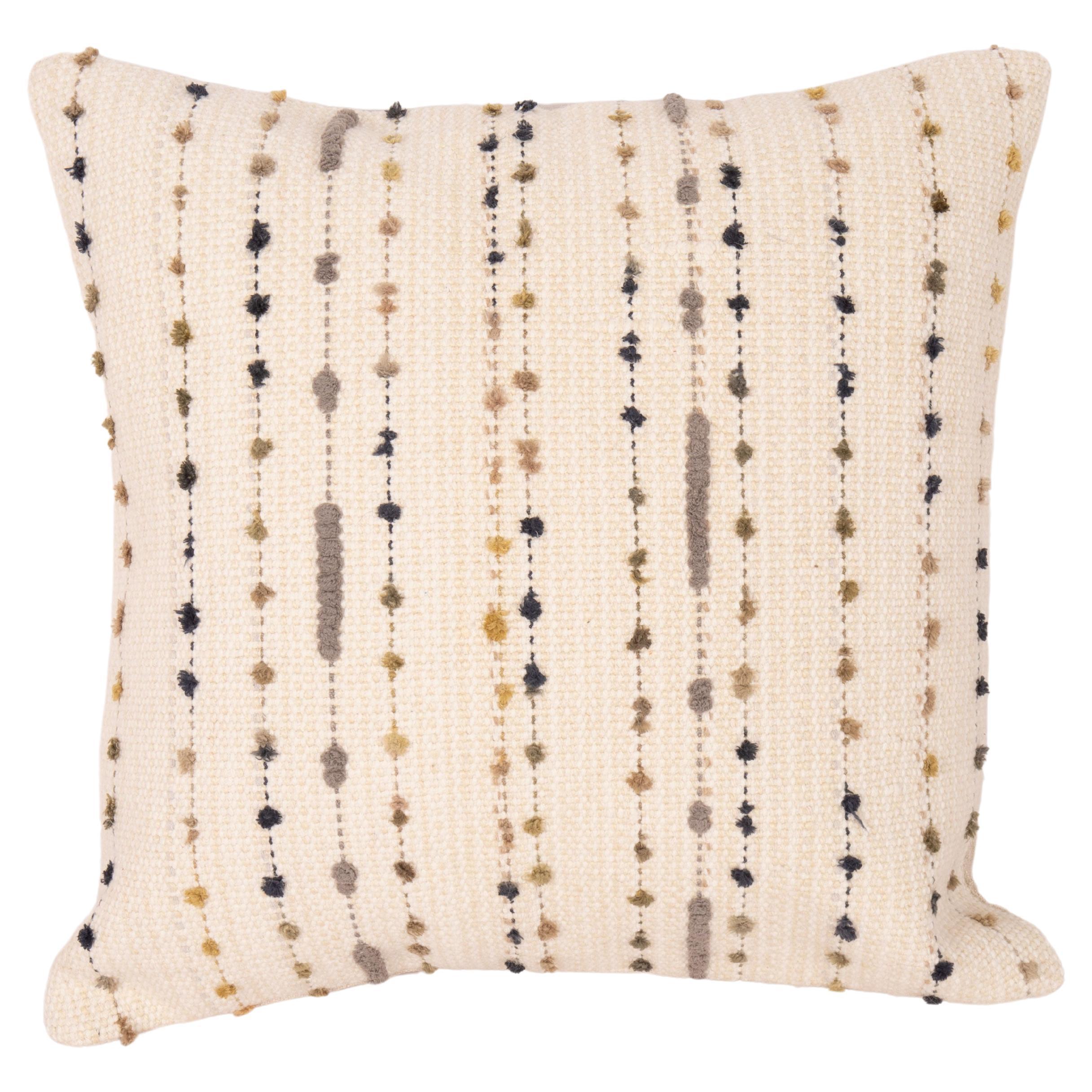 Coussin d'oreiller fabriqué à partir d'un Kilim en coton contemporain