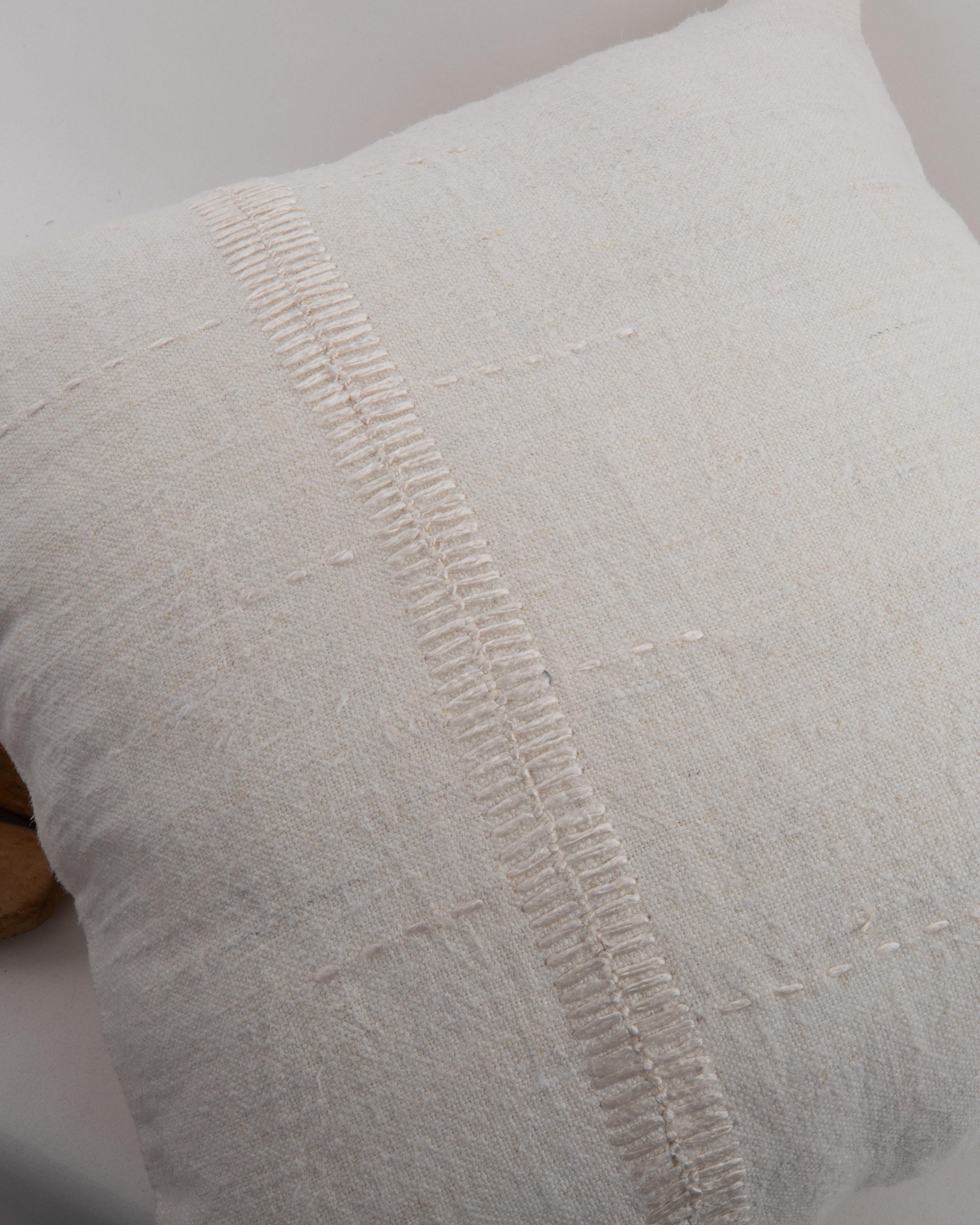 Pillowcase Made from a Contemporary Hemp Weaving In Good Condition For Sale In Istanbul, TR