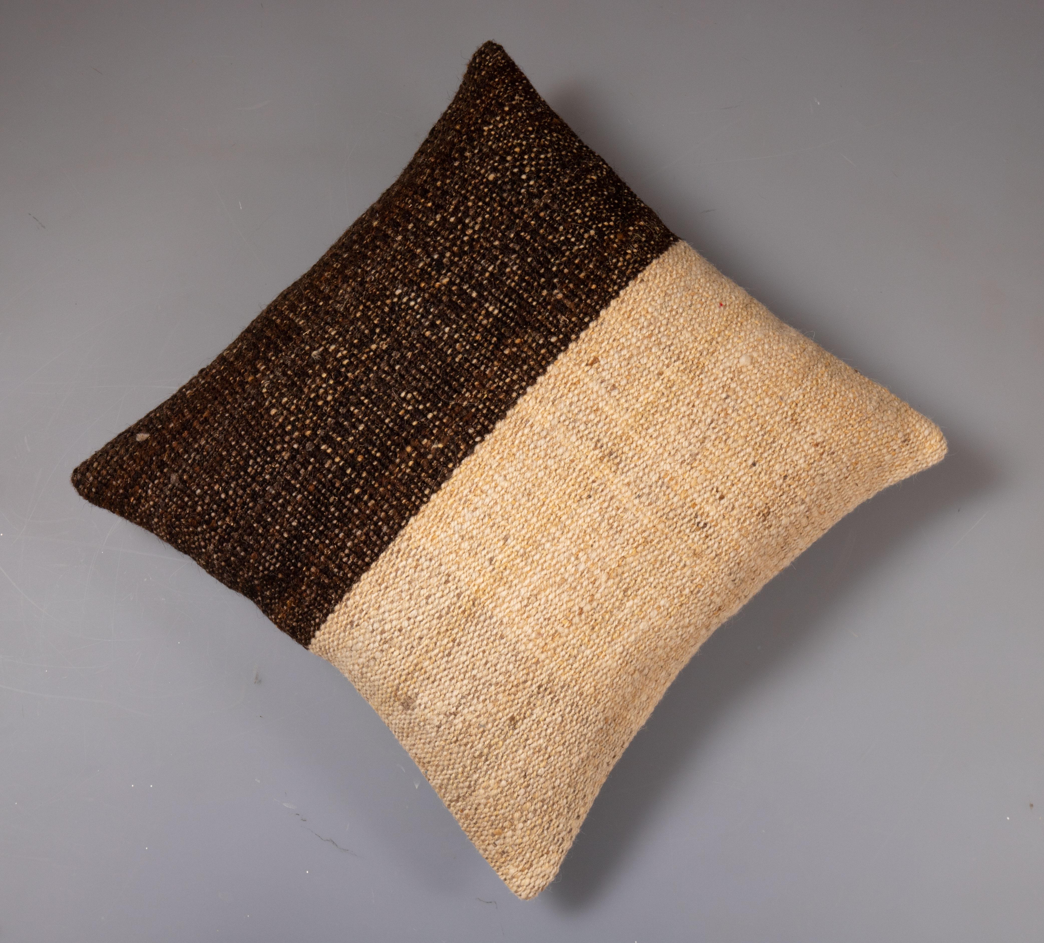 Pillowcase Made from a Contemporary Wool Kilim For Sale 1