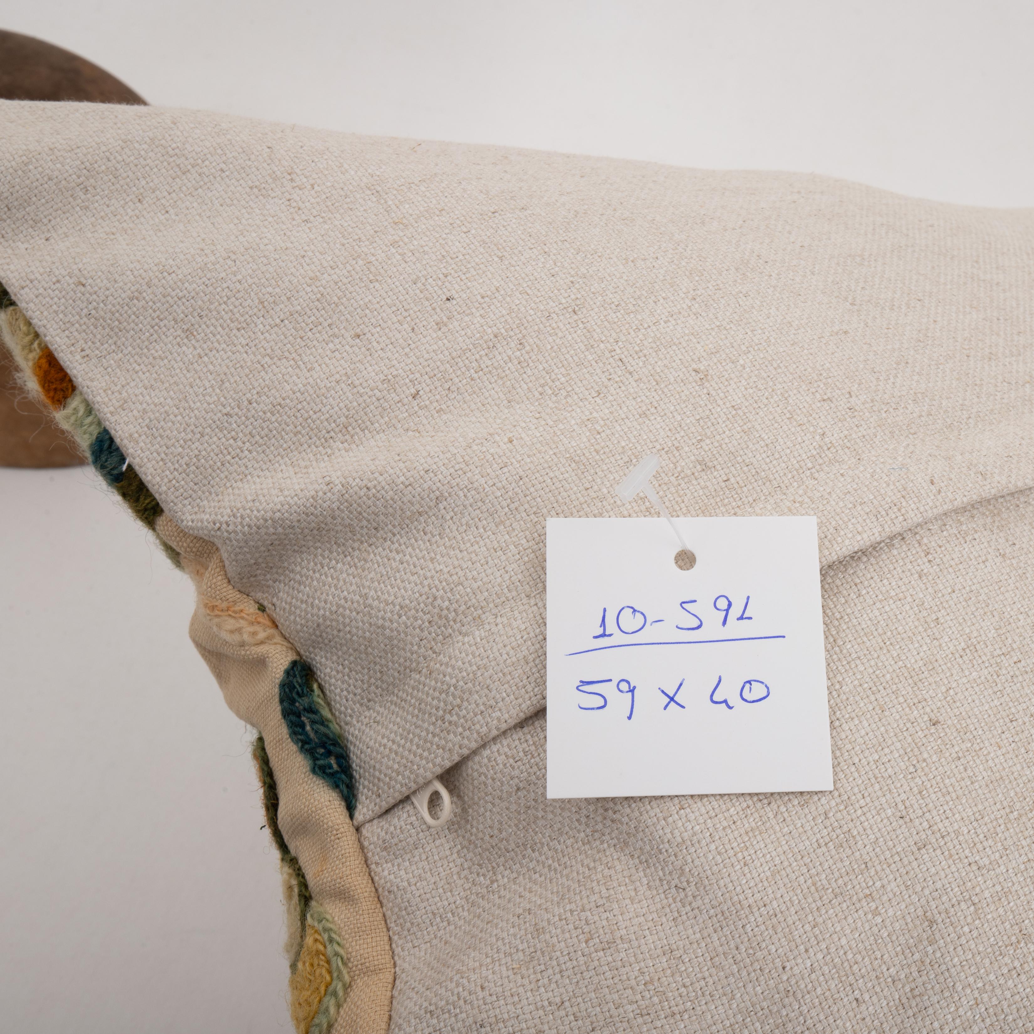 Taie d'oreiller  à partir d'un  A.C.I.C. Broderie Crewel du milieu du 20ème siècle en vente 1