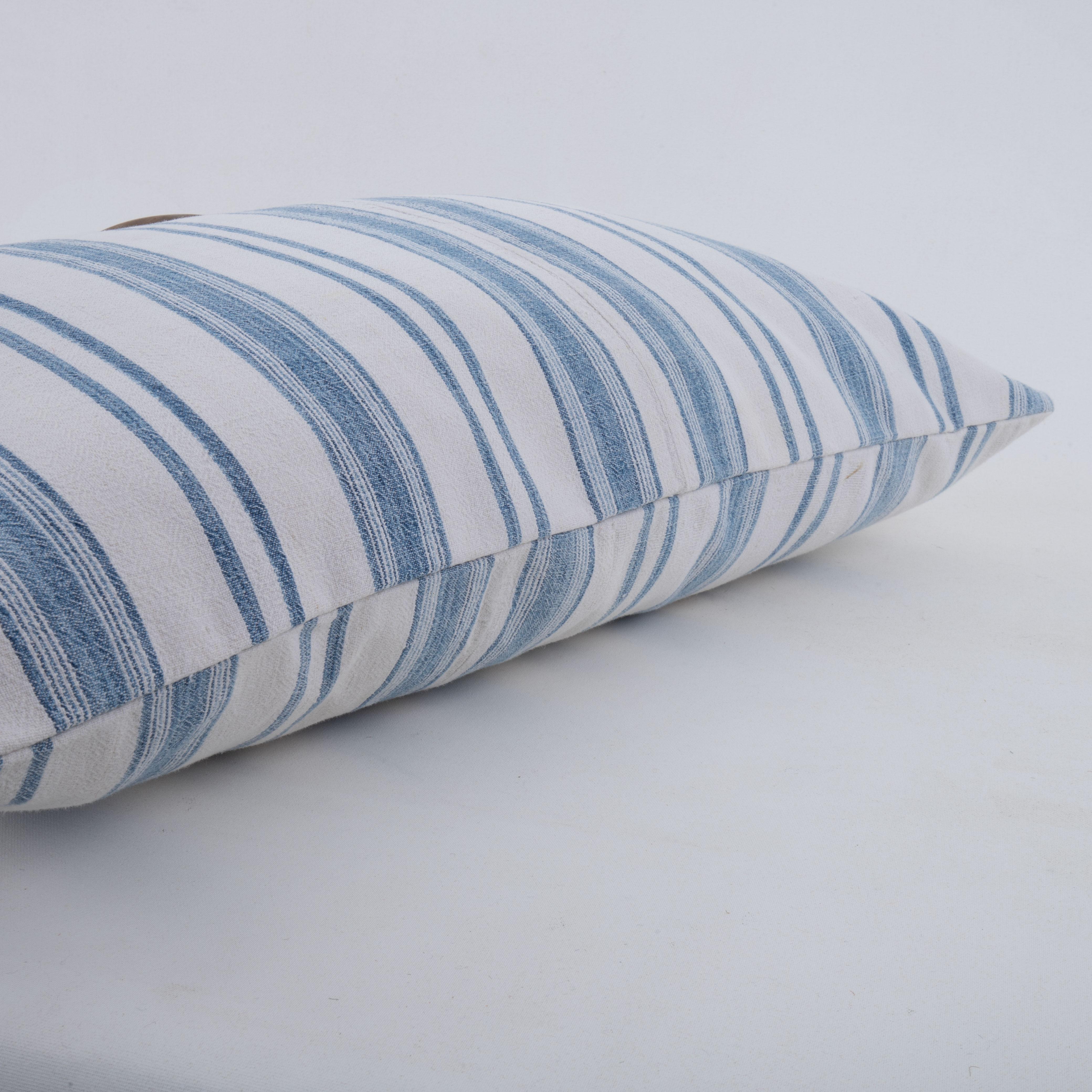 Coussin rustique vintage en coton d'Anatolie tissé Bon état - En vente à Istanbul, TR