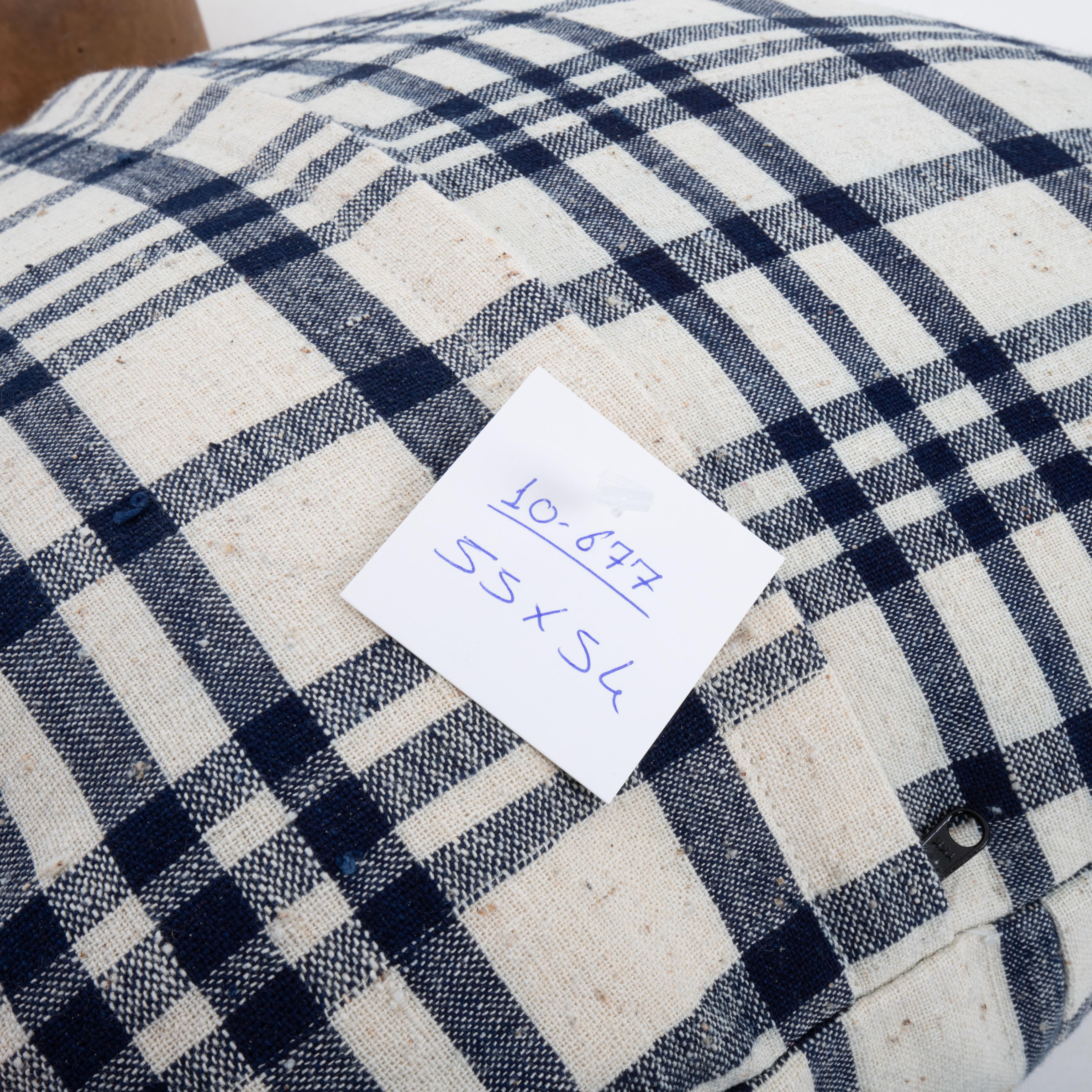 XX secolo Federa realizzata con una tessitura rustica di cotone anatolico vintage in vendita