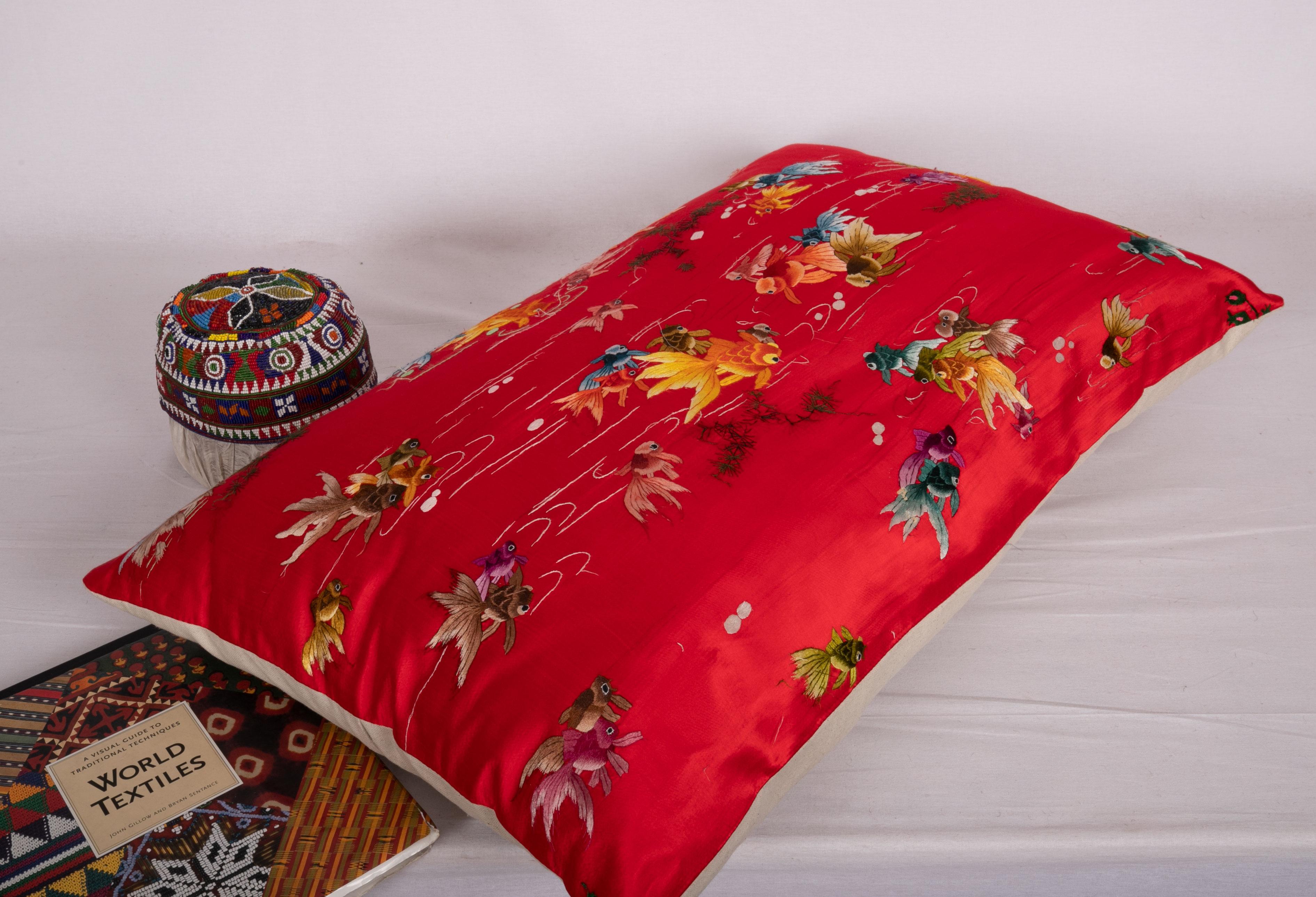 Pillowcase Made from a Vintage Asian Embroidery, Mid-20th Century In Good Condition For Sale In Istanbul, TR