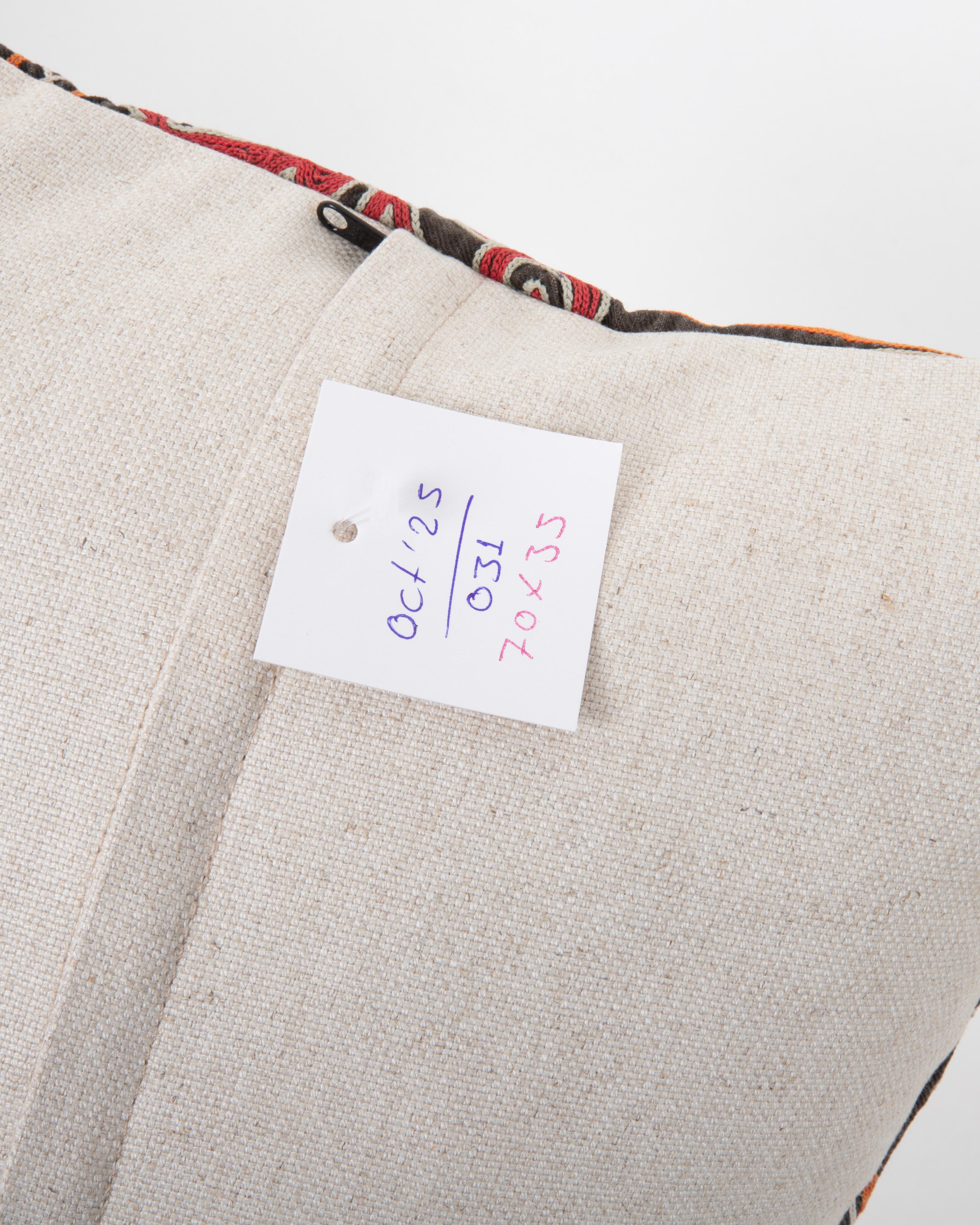 Funda de almohada confeccionada a partir de un bordado kazajo antiguo, años 70 Algodón en venta