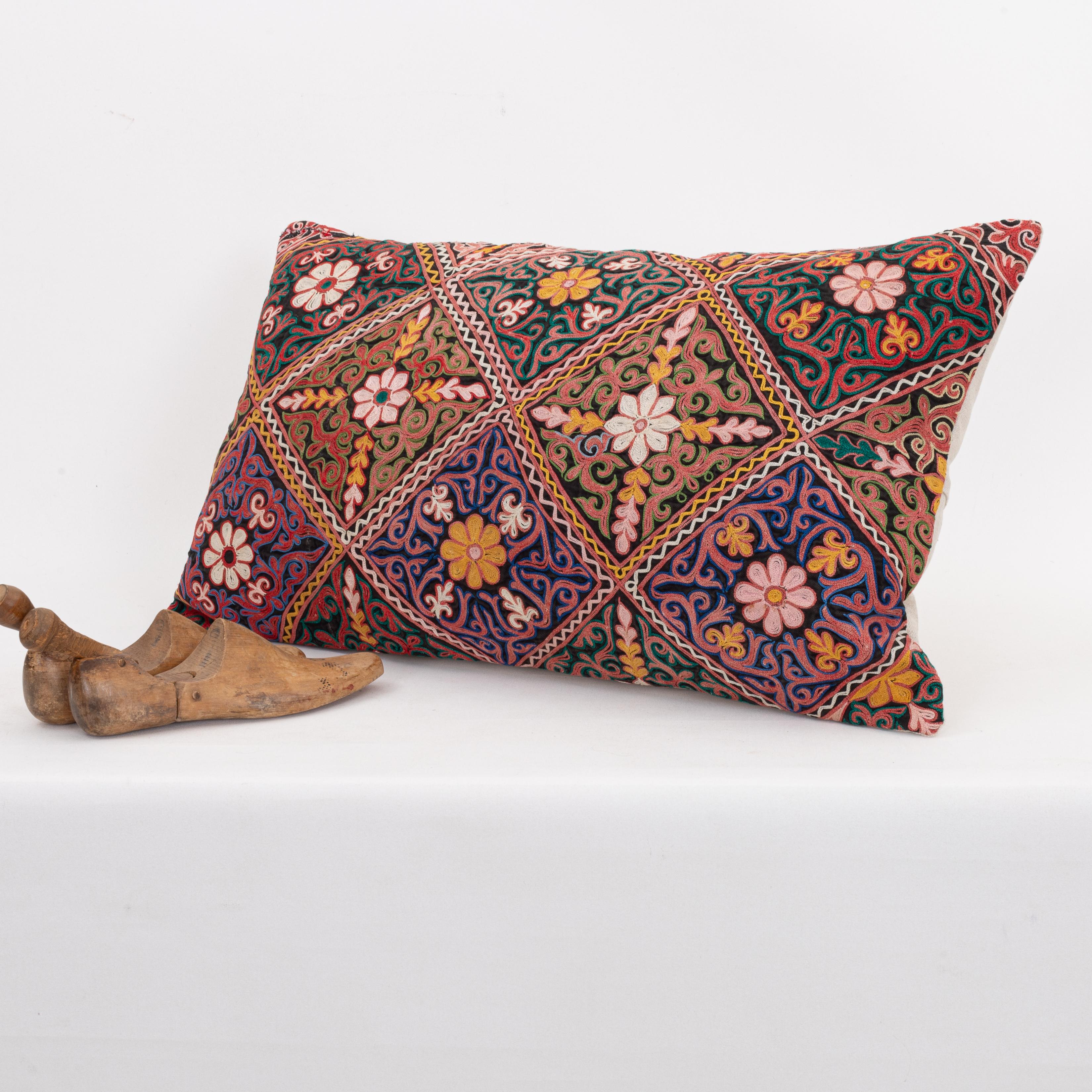 Pillowcase Made from a Vintage Kazakh Tush Kyiz Embroidery In Good Condition For Sale In Istanbul, TR