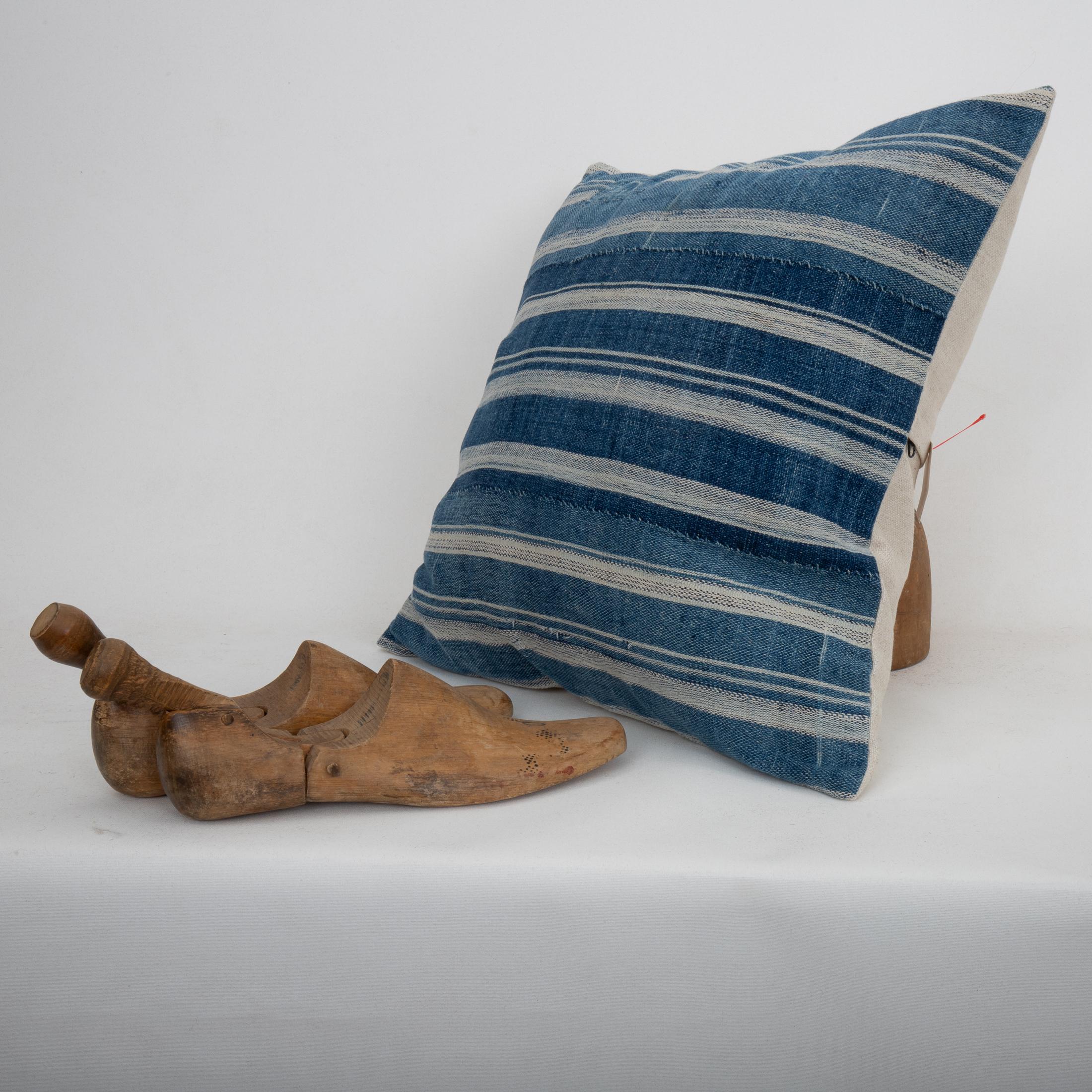 Pillowcase Made from a Vintage Mali Indigo Cloth In Fair Condition In Istanbul, TR