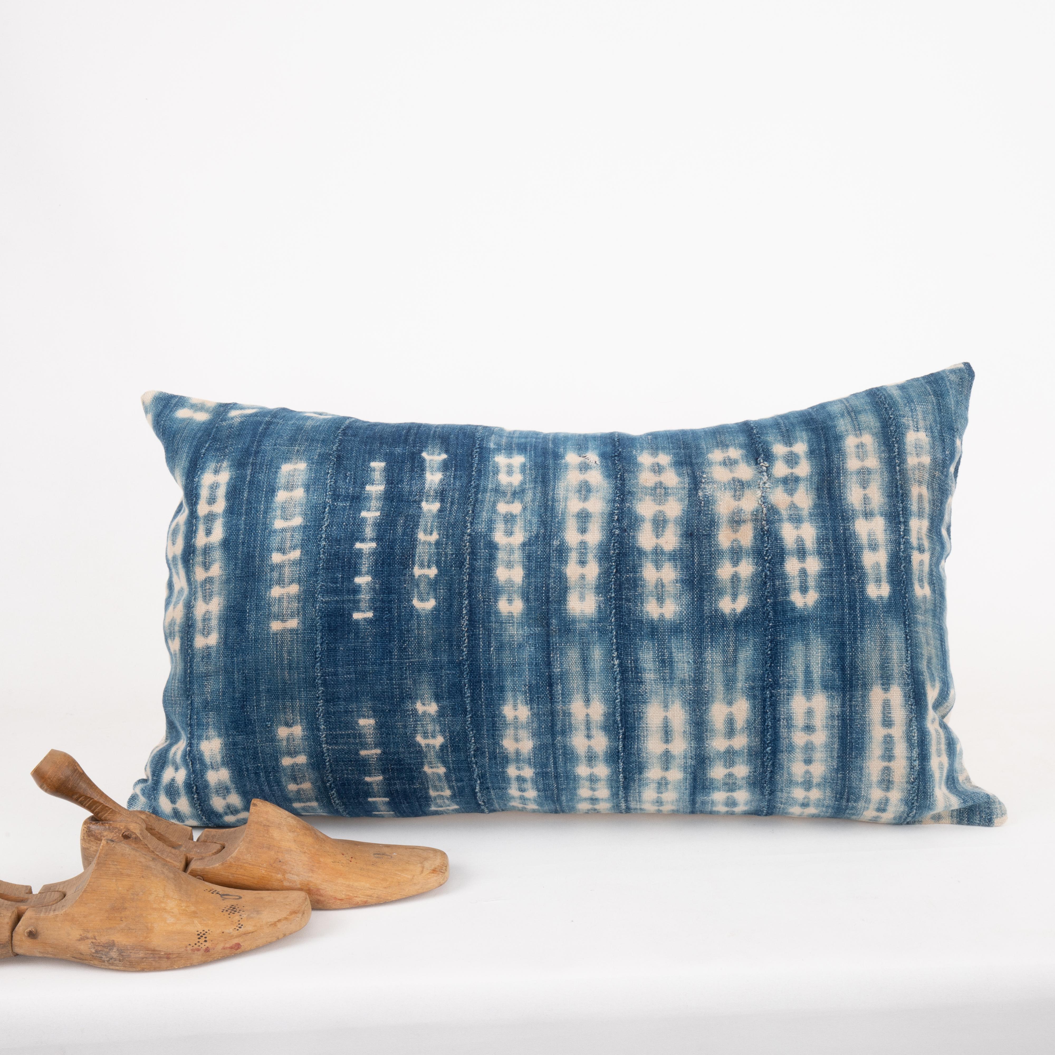 Pillowcase Made from a Vintage Mali Indigo Cloth In Good Condition In Istanbul, TR
